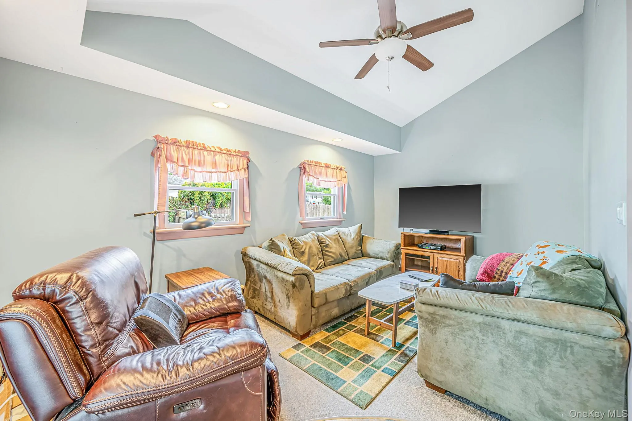 3 Gale Road, Islip, NY, 4 Bedrooms Bedrooms, 11 Rooms Rooms,2 BathroomsBathrooms,Residential,For Rent,Gale,0,1056810 3 Gale Road, Islip, NY, 4 Bedrooms Bedrooms, 11 Rooms Rooms,2 BathroomsBathrooms,Residential,For Rent,Gale,0,1056810