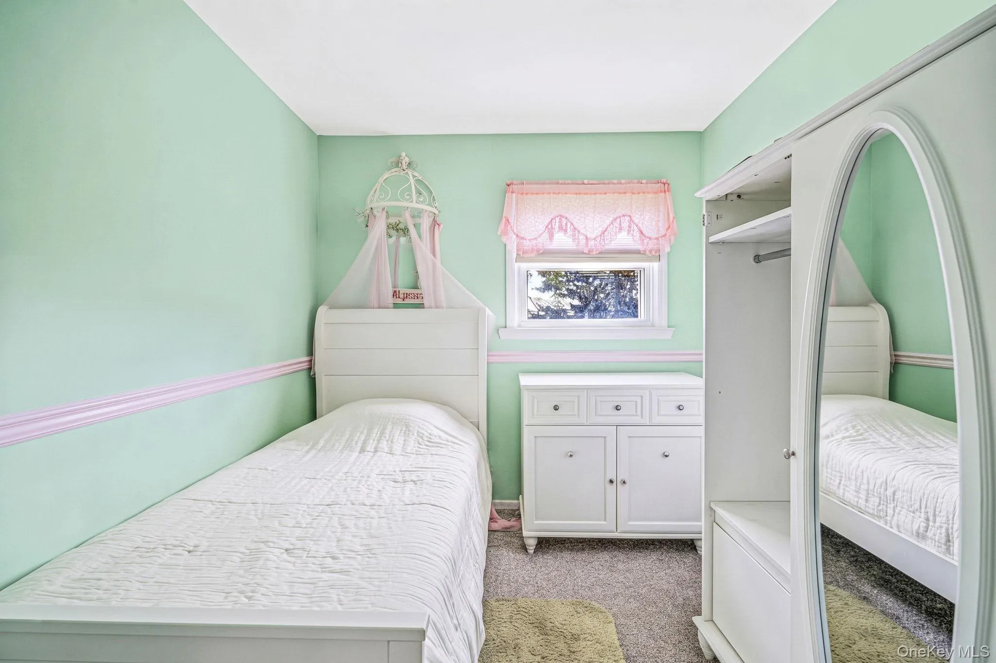 3 Gale Road, Islip, NY, 4 Bedrooms Bedrooms, 11 Rooms Rooms,2 BathroomsBathrooms,Residential,For Rent,Gale,0,1056810 3 Gale Road, Islip, NY, 4 Bedrooms Bedrooms, 11 Rooms Rooms,2 BathroomsBathrooms,Residential,For Rent,Gale,0,1056810