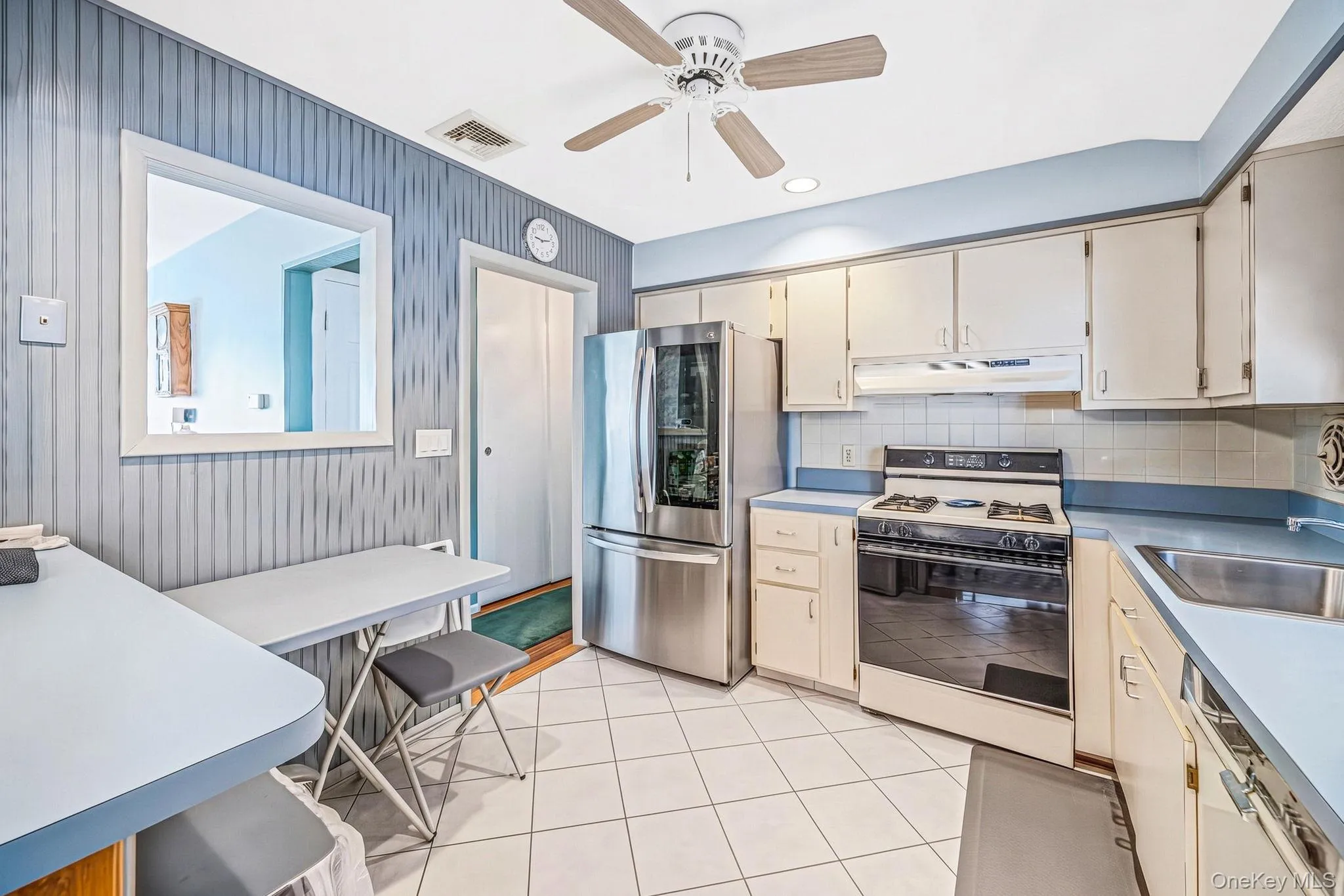 3 Gale Road, Islip, NY, 4 Bedrooms Bedrooms, 11 Rooms Rooms,2 BathroomsBathrooms,Residential,For Rent,Gale,0,1056810 3 Gale Road, Islip, NY, 4 Bedrooms Bedrooms, 11 Rooms Rooms,2 BathroomsBathrooms,Residential,For Rent,Gale,0,1056810