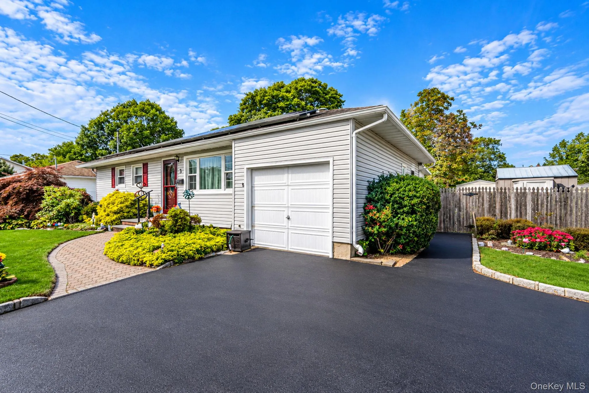 3 Gale Road, Islip, NY, 4 Bedrooms Bedrooms, 11 Rooms Rooms,2 BathroomsBathrooms,Residential,For Rent,Gale,0,1056810 3 Gale Road, Islip, NY, 4 Bedrooms Bedrooms, 11 Rooms Rooms,2 BathroomsBathrooms,Residential,For Rent,Gale,0,1056810