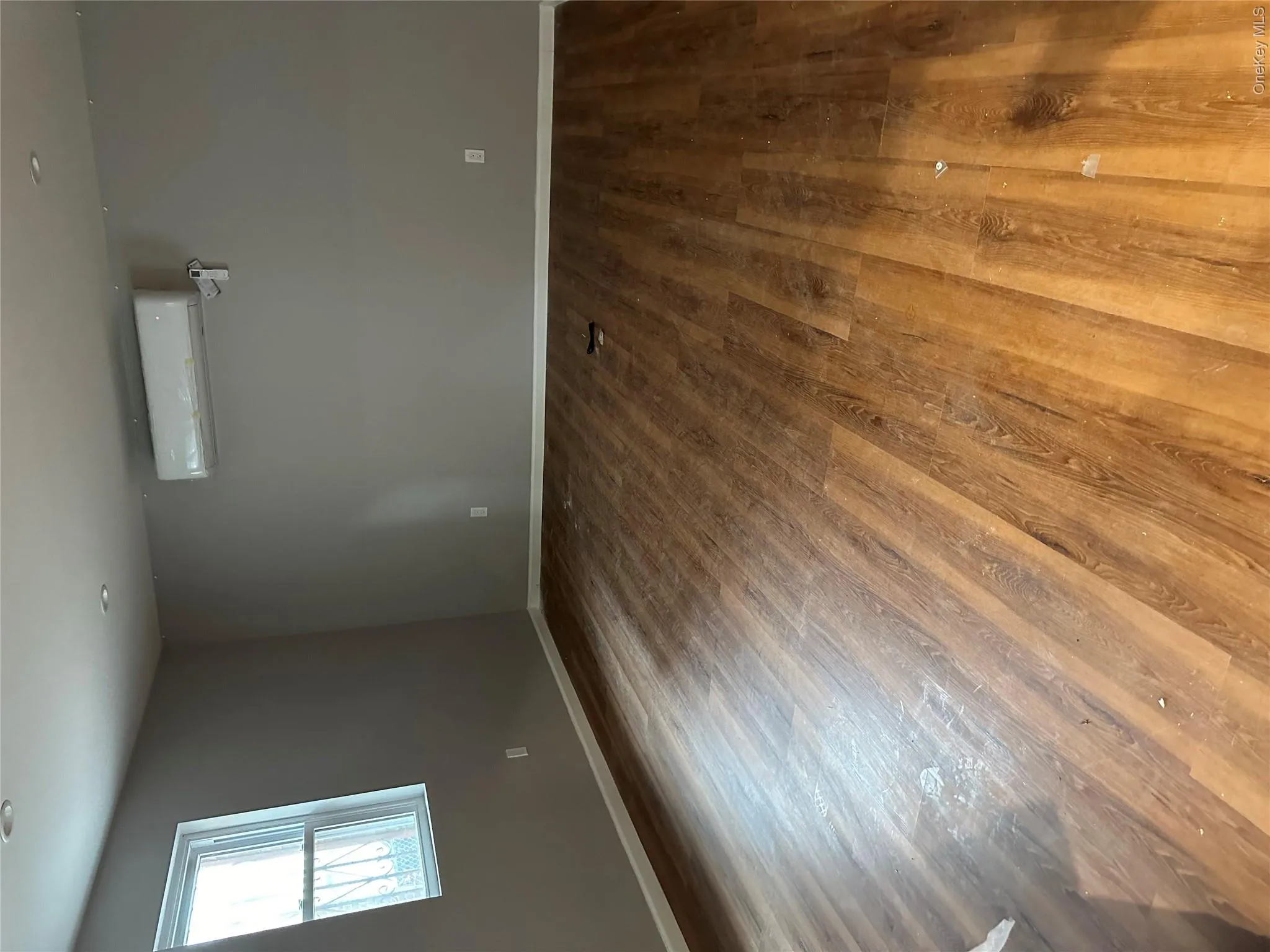 4057 Barnes Avenue, New York, NY, 2 Bedroom Bedrooms, 5 Room Rooms,1 BathroomBathrooms,Residential Lease,For Rent,Barnes,0,1056816 4057 Barnes Avenue, New York, NY, 2 Bedroom Bedrooms, 5 Room Rooms,1 BathroomBathrooms,Residential Lease,For Rent,Barnes,0,1056816