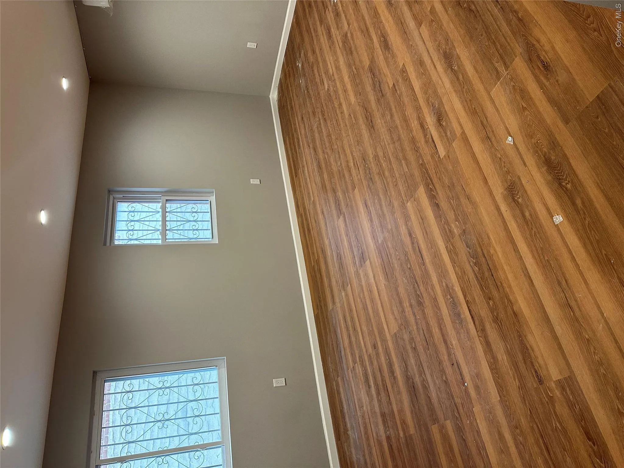 4057 Barnes Avenue, New York, NY, 2 Bedroom Bedrooms, 5 Room Rooms,1 BathroomBathrooms,Residential Lease,For Rent,Barnes,0,1056816 4057 Barnes Avenue, New York, NY, 2 Bedroom Bedrooms, 5 Room Rooms,1 BathroomBathrooms,Residential Lease,For Rent,Barnes,0,1056816