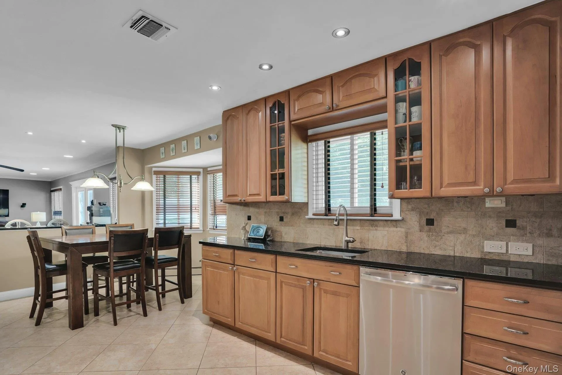 43 Stonehurst Lane, Huntington, NY, 5 Bedrooms Bedrooms, 10 Rooms Rooms,2 BathroomsBathrooms,Residential,For Rent,Stonehurst,0,1056818 43 Stonehurst Lane, Huntington, NY, 5 Bedrooms Bedrooms, 10 Rooms Rooms,2 BathroomsBathrooms,Residential,For Rent,Stonehurst,0,1056818