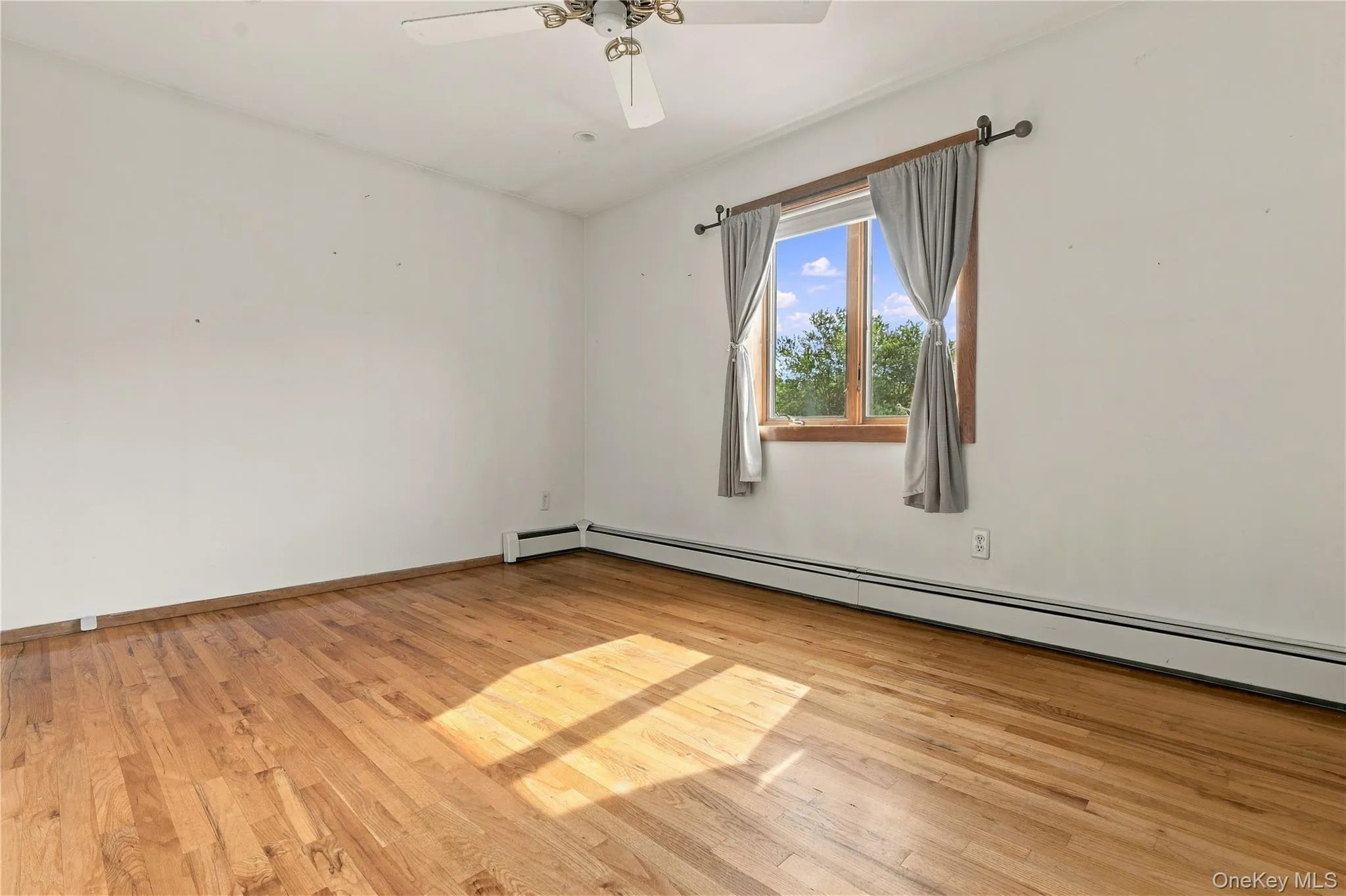 6 Flower Road, East Fishkill, NY, 4 Bedrooms Bedrooms, 9 Rooms Rooms,3 BathroomsBathrooms,Residential,For Rent,Flower,0,1056823 6 Flower Road, East Fishkill, NY, 4 Bedrooms Bedrooms, 9 Rooms Rooms,3 BathroomsBathrooms,Residential,For Rent,Flower,0,1056823
