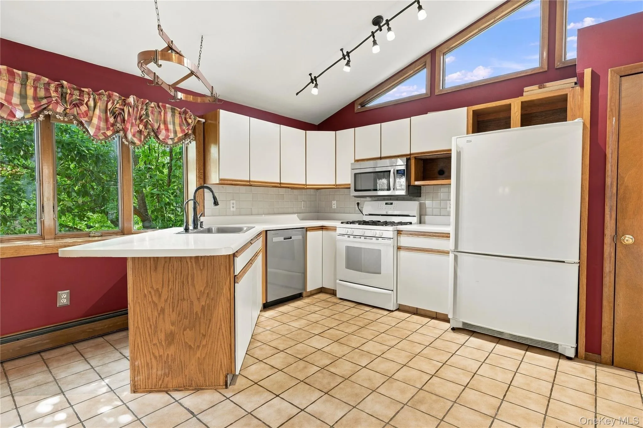 6 Flower Road, East Fishkill, NY, 4 Bedrooms Bedrooms, 9 Rooms Rooms,3 BathroomsBathrooms,Residential,For Rent,Flower,0,1056823 6 Flower Road, East Fishkill, NY, 4 Bedrooms Bedrooms, 9 Rooms Rooms,3 BathroomsBathrooms,Residential,For Rent,Flower,0,1056823