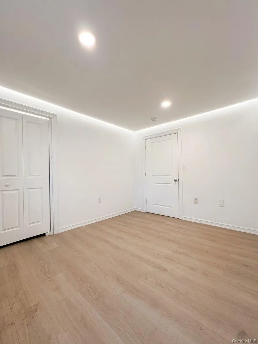 249 Macquesten Parkway, Mount Vernon, NY, 3 Bedroom Bedrooms, 6 Room Rooms,1 BathroomBathrooms,Residential Lease,For Rent,Macquesten,0,1056825 249 Macquesten Parkway, Mount Vernon, NY, 3 Bedroom Bedrooms, 6 Room Rooms,1 BathroomBathrooms,Residential Lease,For Rent,Macquesten,0,1056825