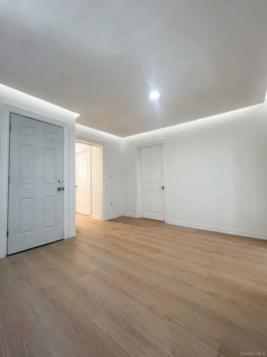 249 Macquesten Parkway, Mount Vernon, NY, 3 Bedroom Bedrooms, 6 Room Rooms,1 BathroomBathrooms,Residential Lease,For Rent,Macquesten,0,1056825 249 Macquesten Parkway, Mount Vernon, NY, 3 Bedroom Bedrooms, 6 Room Rooms,1 BathroomBathrooms,Residential Lease,For Rent,Macquesten,0,1056825