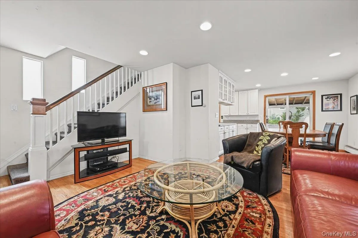 309 Frederick Avenue, Hempstead, NY, 2 Bedrooms Bedrooms, 6 Rooms Rooms,1 BathroomBathrooms,Residential,For Rent,Frederick,0,1056828 309 Frederick Avenue, Hempstead, NY, 2 Bedrooms Bedrooms, 6 Rooms Rooms,1 BathroomBathrooms,Residential,For Rent,Frederick,0,1056828