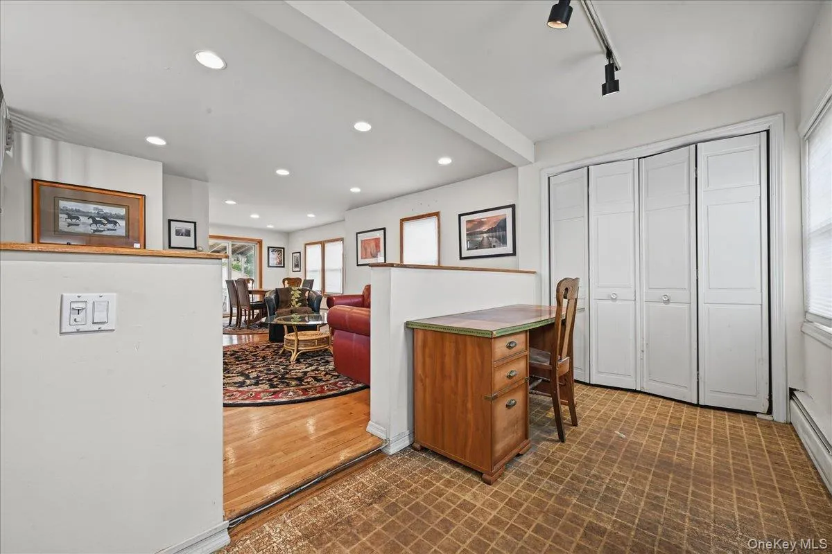 309 Frederick Avenue, Hempstead, NY, 2 Bedrooms Bedrooms, 6 Rooms Rooms,1 BathroomBathrooms,Residential,For Rent,Frederick,0,1056828 309 Frederick Avenue, Hempstead, NY, 2 Bedrooms Bedrooms, 6 Rooms Rooms,1 BathroomBathrooms,Residential,For Rent,Frederick,0,1056828