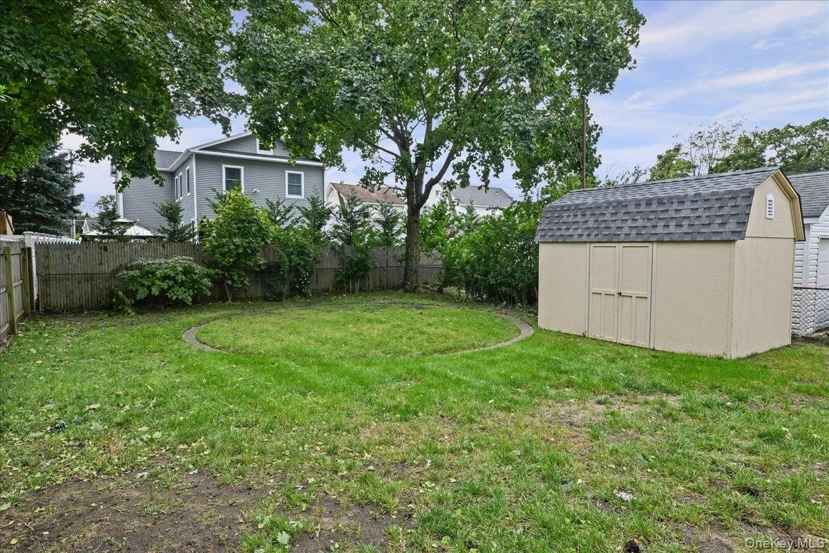 309 Frederick Avenue, Hempstead, NY, 2 Bedrooms Bedrooms, 6 Rooms Rooms,1 BathroomBathrooms,Residential,For Rent,Frederick,0,1056828 309 Frederick Avenue, Hempstead, NY, 2 Bedrooms Bedrooms, 6 Rooms Rooms,1 BathroomBathrooms,Residential,For Rent,Frederick,0,1056828