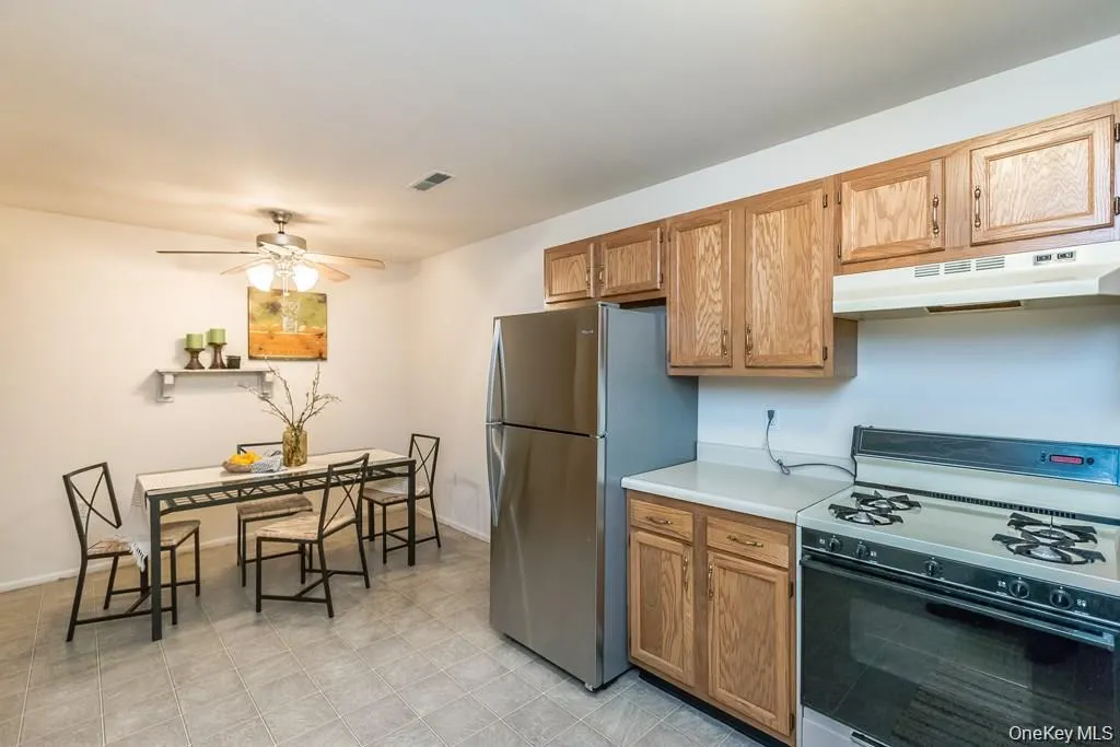 18 Revere Drive, Middletown, NY, 3 Bedrooms Bedrooms, 5 Rooms Rooms,2 BathroomsBathrooms,Residential,For Rent,Revere,0,1056833 18 Revere Drive, Middletown, NY, 3 Bedrooms Bedrooms, 5 Rooms Rooms,2 BathroomsBathrooms,Residential,For Rent,Revere,0,1056833