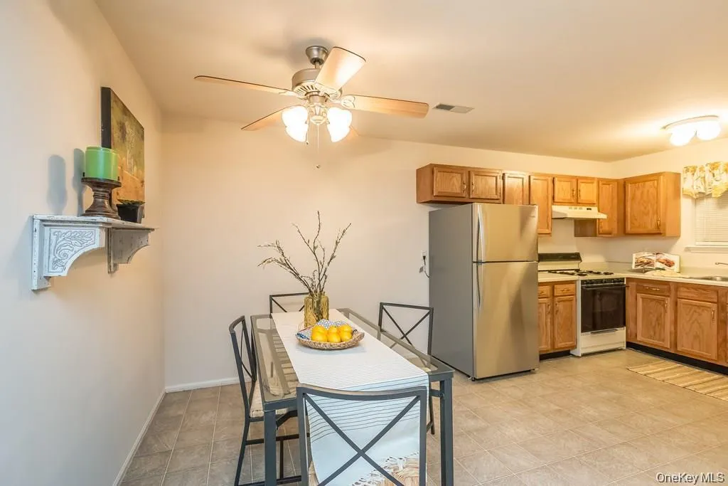 18 Revere Drive, Middletown, NY, 3 Bedrooms Bedrooms, 5 Rooms Rooms,2 BathroomsBathrooms,Residential,For Rent,Revere,0,1056833 18 Revere Drive, Middletown, NY, 3 Bedrooms Bedrooms, 5 Rooms Rooms,2 BathroomsBathrooms,Residential,For Rent,Revere,0,1056833