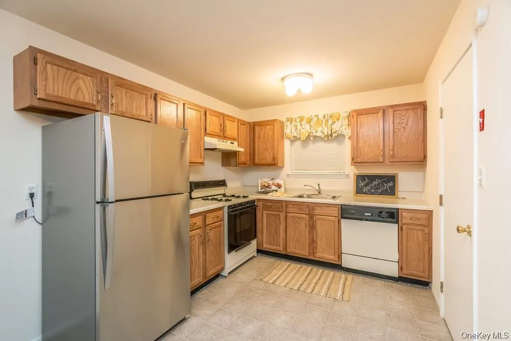 18 Revere Drive, Middletown, NY, 3 Bedrooms Bedrooms, 5 Rooms Rooms,2 BathroomsBathrooms,Residential,For Rent,Revere,0,1056833 18 Revere Drive, Middletown, NY, 3 Bedrooms Bedrooms, 5 Rooms Rooms,2 BathroomsBathrooms,Residential,For Rent,Revere,0,1056833