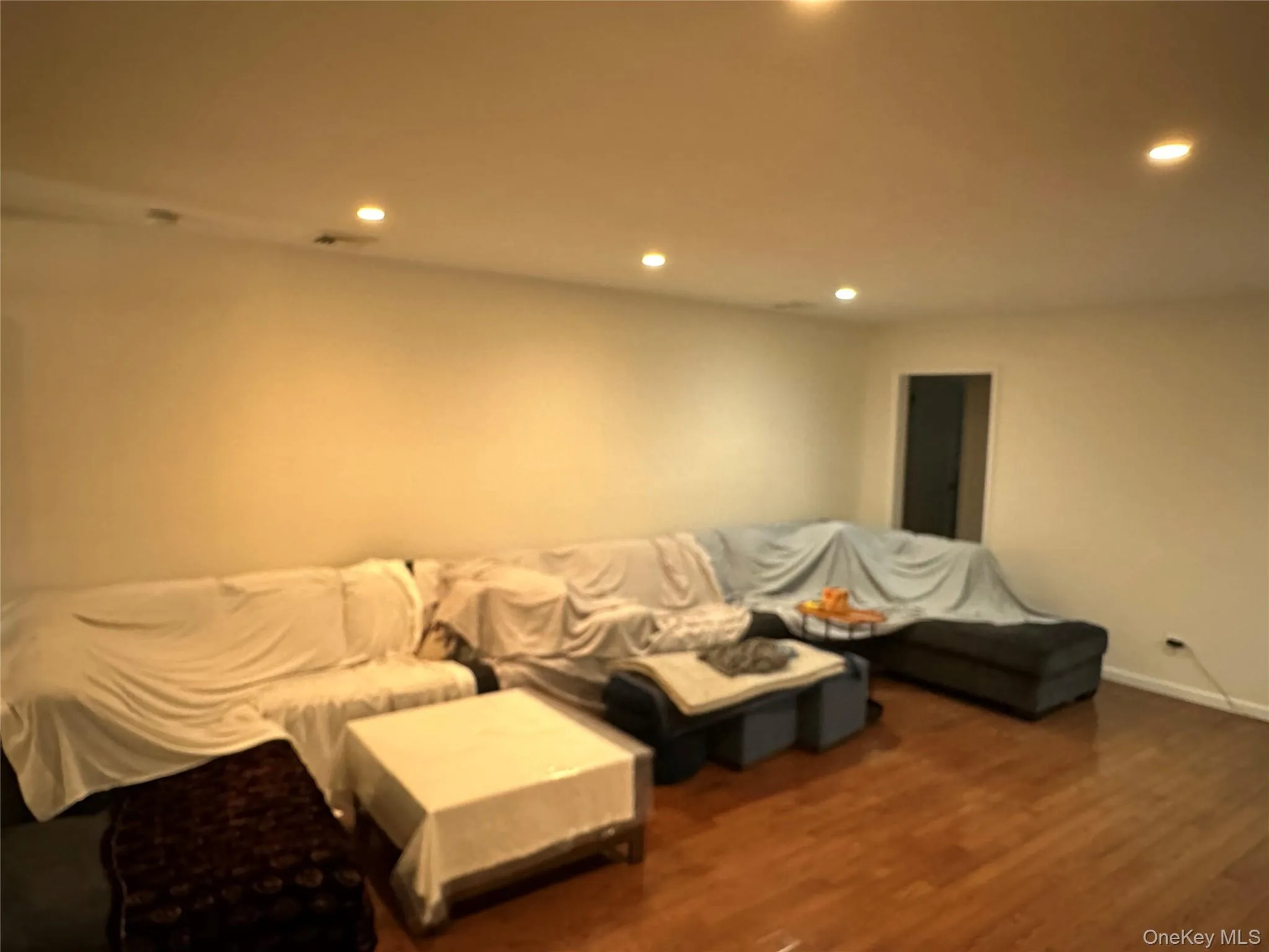 1385 Gardiner Drive, Islip, NY, 3 Bedrooms Bedrooms, 6 Rooms Rooms,2 BathroomsBathrooms,Residential,For Rent,Gardiner,0,1056834 1385 Gardiner Drive, Islip, NY, 3 Bedrooms Bedrooms, 6 Rooms Rooms,2 BathroomsBathrooms,Residential,For Rent,Gardiner,0,1056834