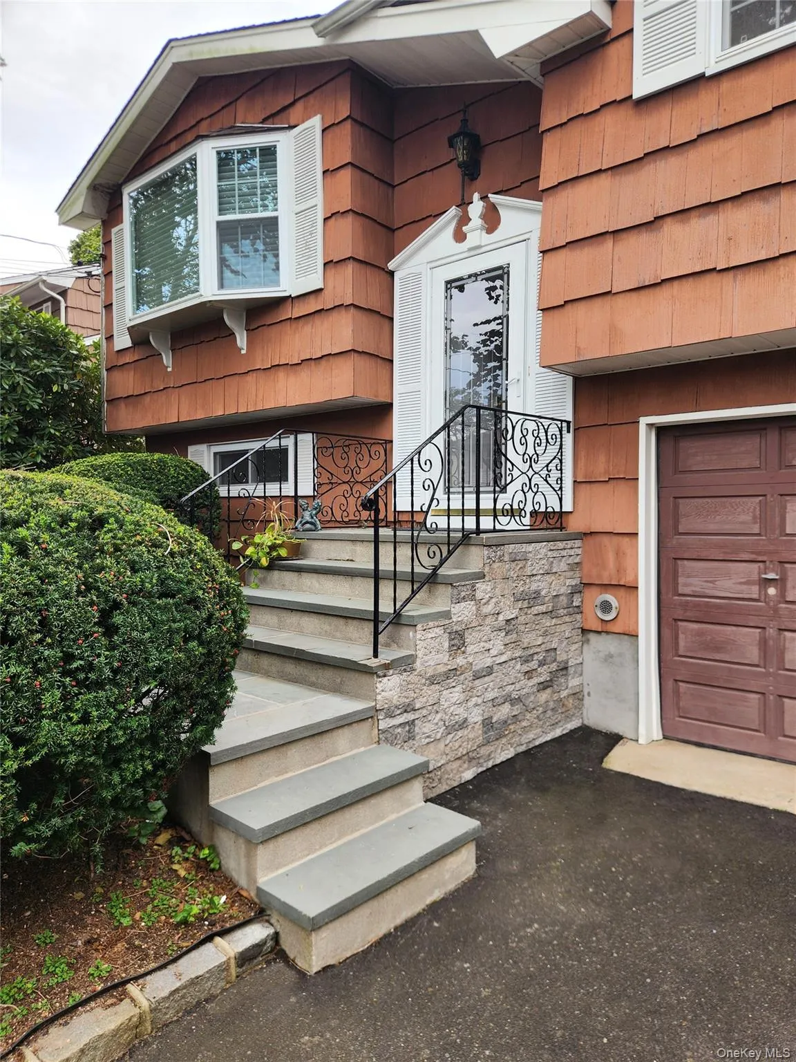 7 Bertlee Drive, Huntington, NY, 4 Bedrooms Bedrooms, 10 Rooms Rooms,2 BathroomsBathrooms,Residential,For Rent,Bertlee,0,1056839 7 Bertlee Drive, Huntington, NY, 4 Bedrooms Bedrooms, 10 Rooms Rooms,2 BathroomsBathrooms,Residential,For Rent,Bertlee,0,1056839