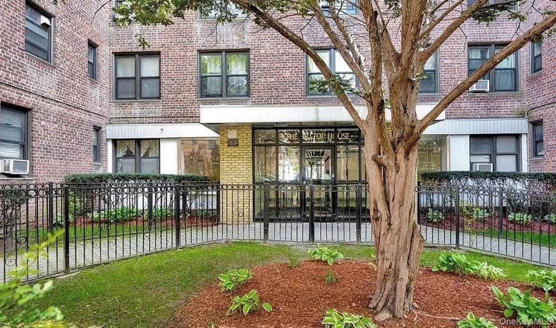 89-20 55th Avenue, New York, NY, 2 Bedrooms Bedrooms, 3 Rooms Rooms,1 BathroomBathrooms,Residential Lease,For Rent,55th,0,1056840 89-20 55th Avenue, New York, NY, 2 Bedrooms Bedrooms, 3 Rooms Rooms,1 BathroomBathrooms,Residential Lease,For Rent,55th,0,1056840