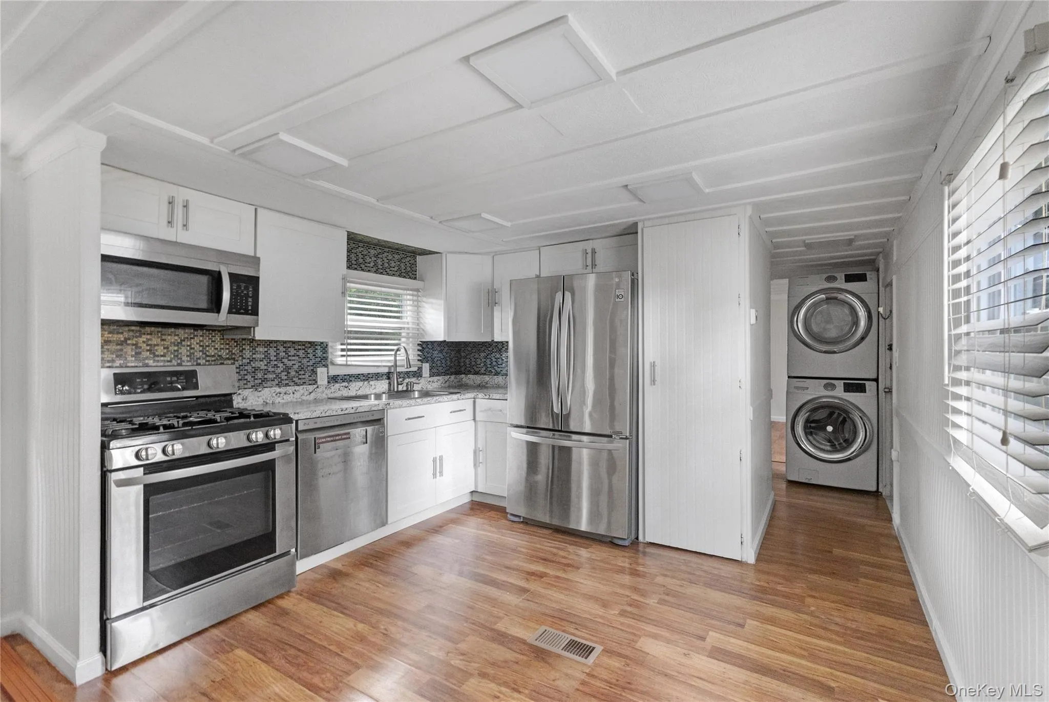 525 Riverleigh Avenue, Riverhead, NY, 2 Bedrooms Bedrooms, 4 Rooms Rooms,1 BathroomBathrooms,Residential,For Rent,Riverleigh,0,1056845 525 Riverleigh Avenue, Riverhead, NY, 2 Bedrooms Bedrooms, 4 Rooms Rooms,1 BathroomBathrooms,Residential,For Rent,Riverleigh,0,1056845
