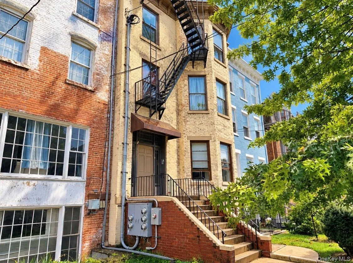 172 Grand Street, Newburgh (city), NY, 2 Bedrooms Bedrooms, 5 Rooms Rooms,1 BathroomBathrooms,Residential Lease,For Rent,Grand,0,1056850 172 Grand Street, Newburgh (city), NY, 2 Bedrooms Bedrooms, 5 Rooms Rooms,1 BathroomBathrooms,Residential Lease,For Rent,Grand,0,1056850