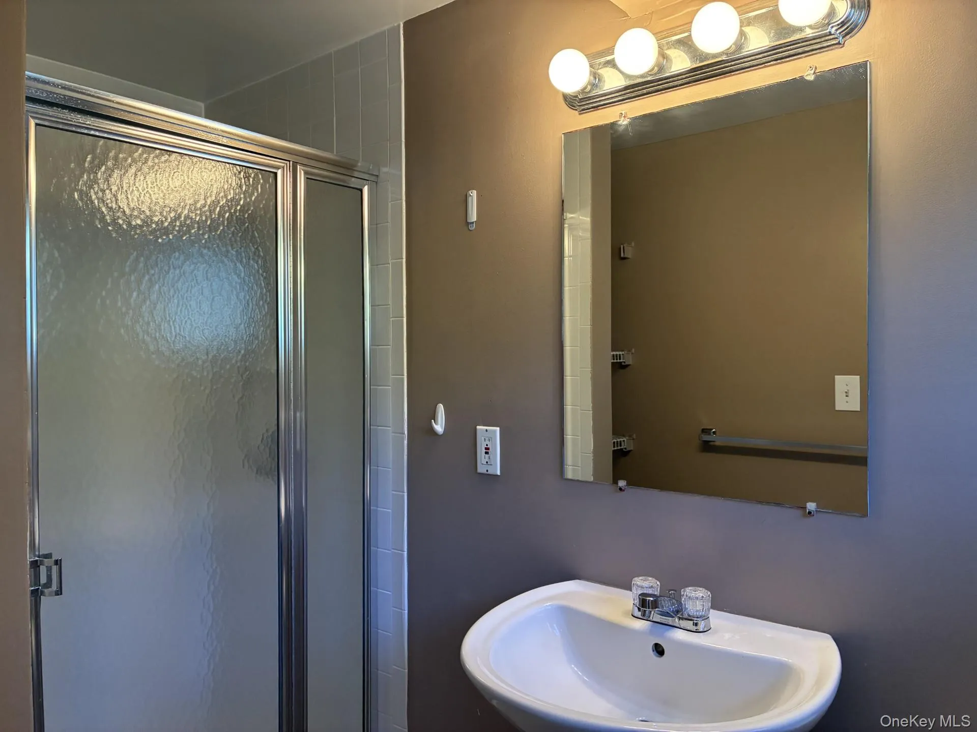Full Bath in den area. Full Bath in den area.