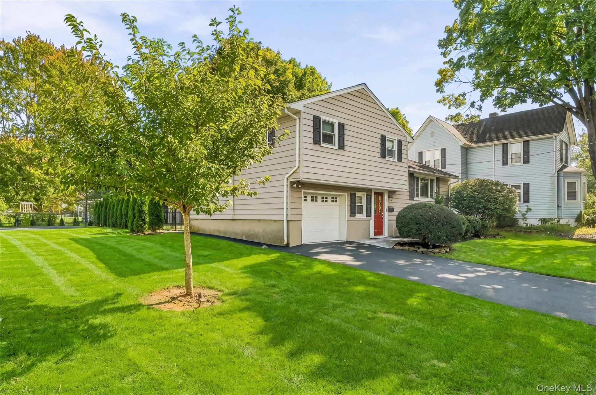 37 Lenox Avenue, Clarkstown, NY, 3 Bedrooms Bedrooms, 8 Rooms Rooms,1 BathroomBathrooms,Residential,For Rent,Lenox,0,1056855 37 Lenox Avenue, Clarkstown, NY, 3 Bedrooms Bedrooms, 8 Rooms Rooms,1 BathroomBathrooms,Residential,For Rent,Lenox,0,1056855