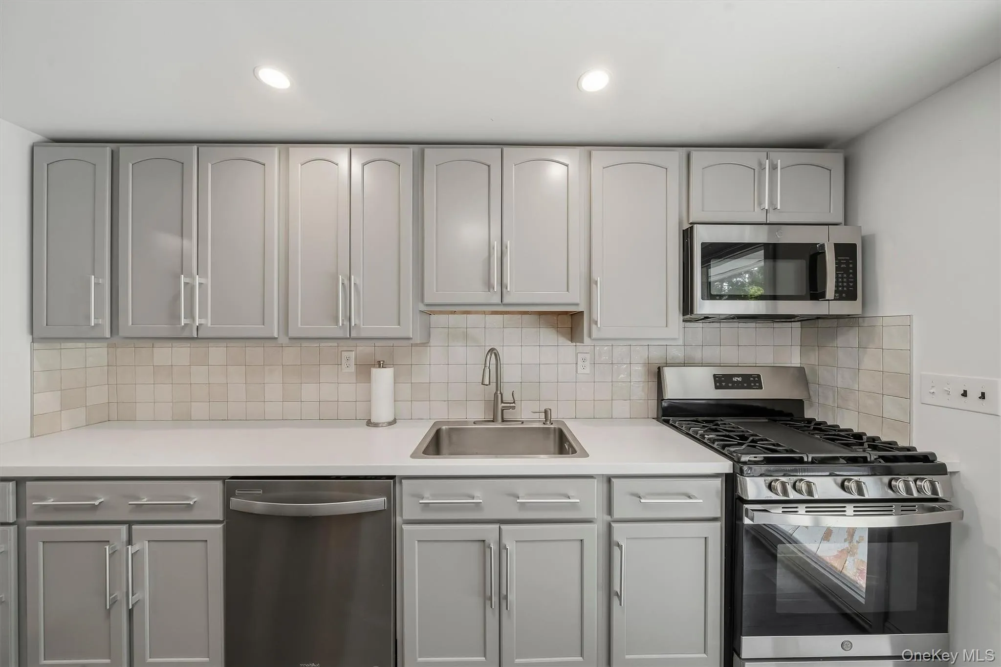 37 Lenox Avenue, Clarkstown, NY, 3 Bedrooms Bedrooms, 8 Rooms Rooms,1 BathroomBathrooms,Residential,For Rent,Lenox,0,1056855 37 Lenox Avenue, Clarkstown, NY, 3 Bedrooms Bedrooms, 8 Rooms Rooms,1 BathroomBathrooms,Residential,For Rent,Lenox,0,1056855