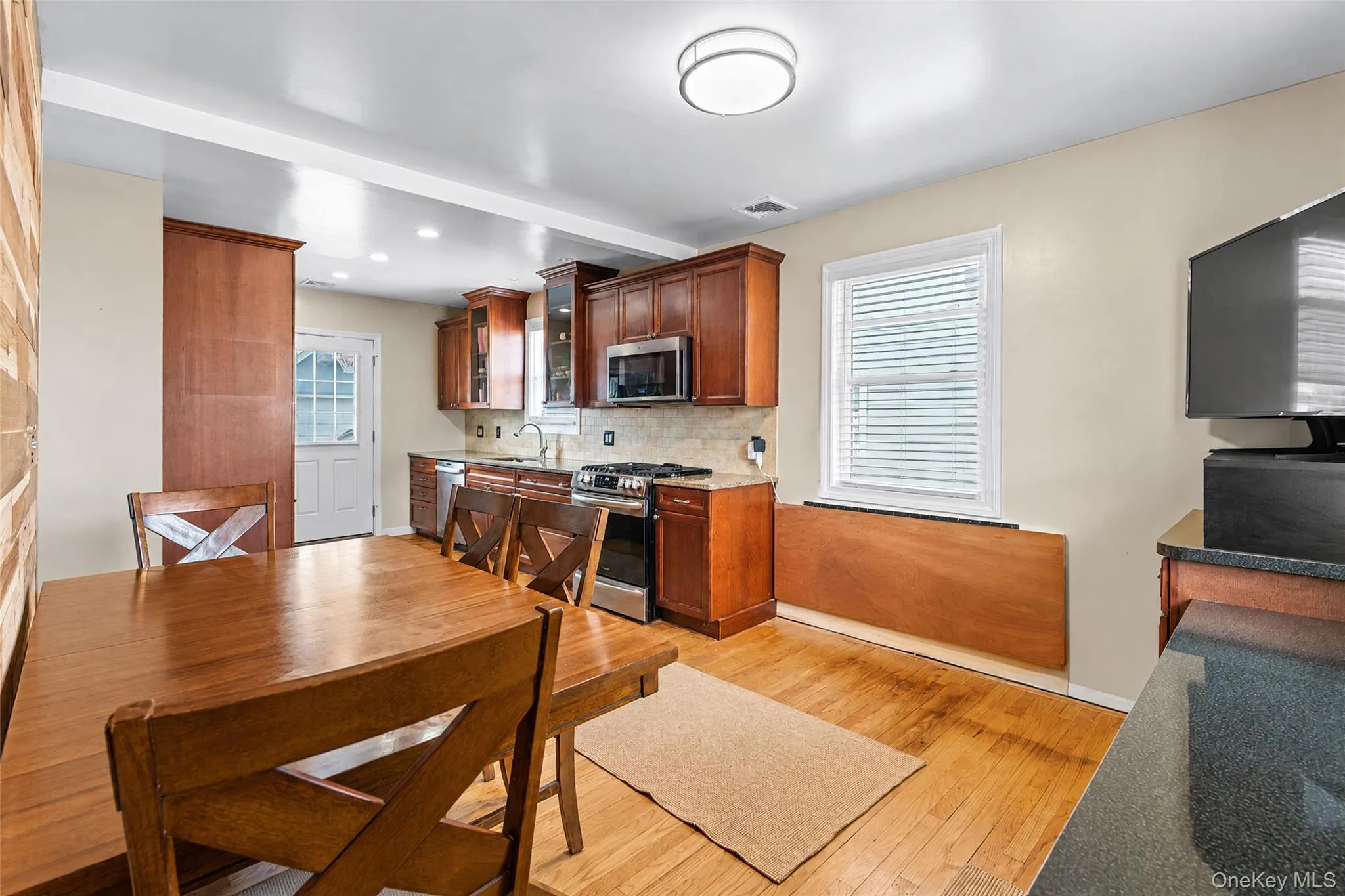 95 aka 93 Sumner Avenue, Yonkers, NY, 3 Bedrooms Bedrooms, 5 Rooms Rooms,2 BathroomsBathrooms,Residential,For Rent,Sumner,0,1056856 95 aka 93 Sumner Avenue, Yonkers, NY, 3 Bedrooms Bedrooms, 5 Rooms Rooms,2 BathroomsBathrooms,Residential,For Rent,Sumner,0,1056856