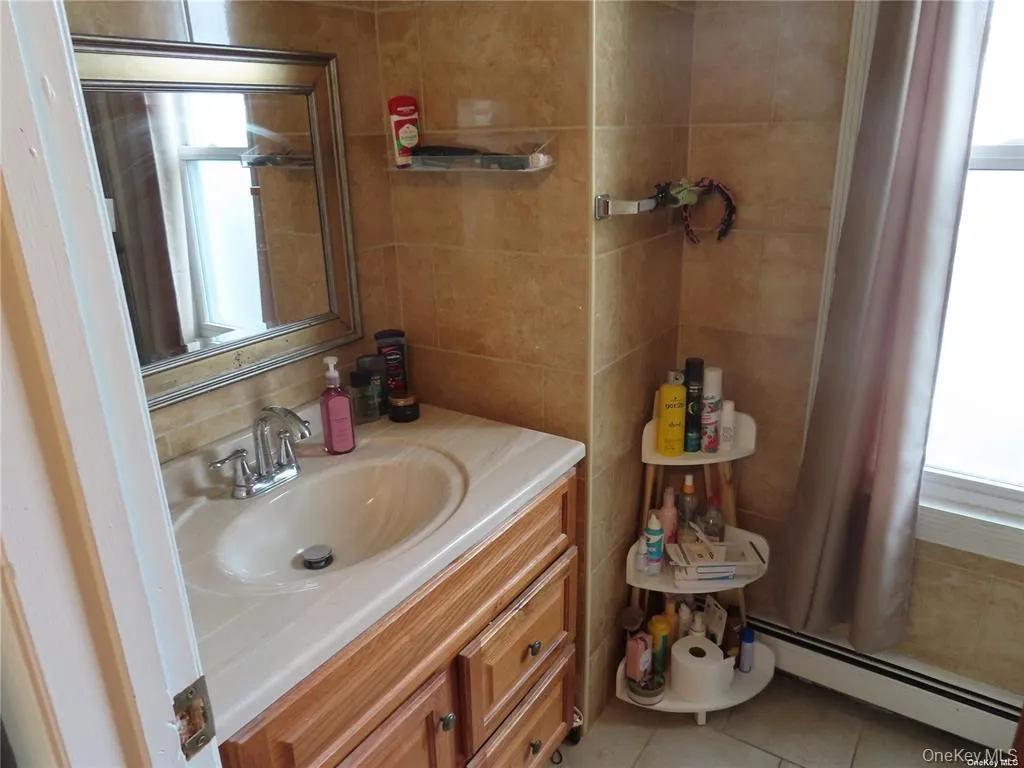 33 Deer Park Avenue, Babylon, NY, 1 Bedroom Bedrooms, 3 Room Rooms,1 BathroomBathrooms,Residential Lease,For Rent,Deer Park,0,1056859 33 Deer Park Avenue, Babylon, NY, 1 Bedroom Bedrooms, 3 Room Rooms,1 BathroomBathrooms,Residential Lease,For Rent,Deer Park,0,1056859