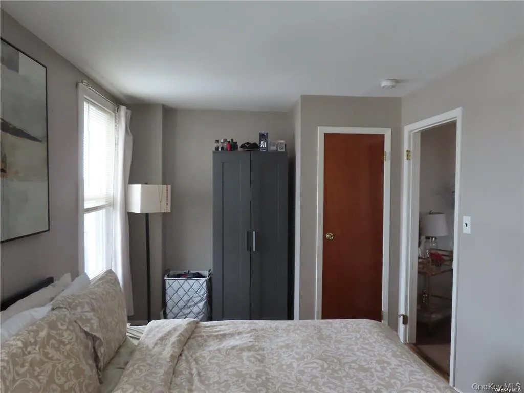 33 Deer Park Avenue, Babylon, NY, 1 Bedroom Bedrooms, 3 Room Rooms,1 BathroomBathrooms,Residential Lease,For Rent,Deer Park,0,1056859 33 Deer Park Avenue, Babylon, NY, 1 Bedroom Bedrooms, 3 Room Rooms,1 BathroomBathrooms,Residential Lease,For Rent,Deer Park,0,1056859