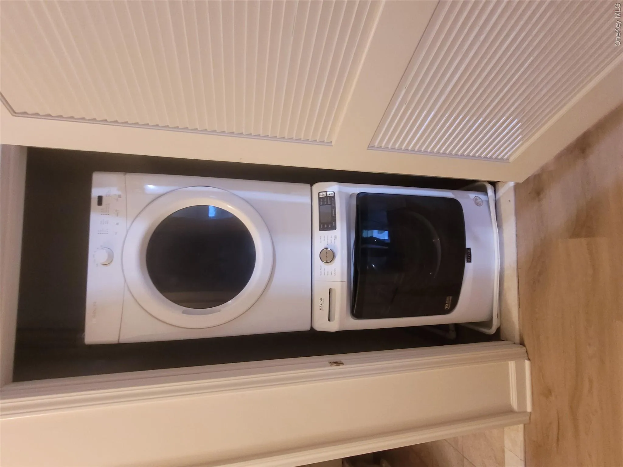 Full Size Washer & Dryer Full Size Washer & Dryer