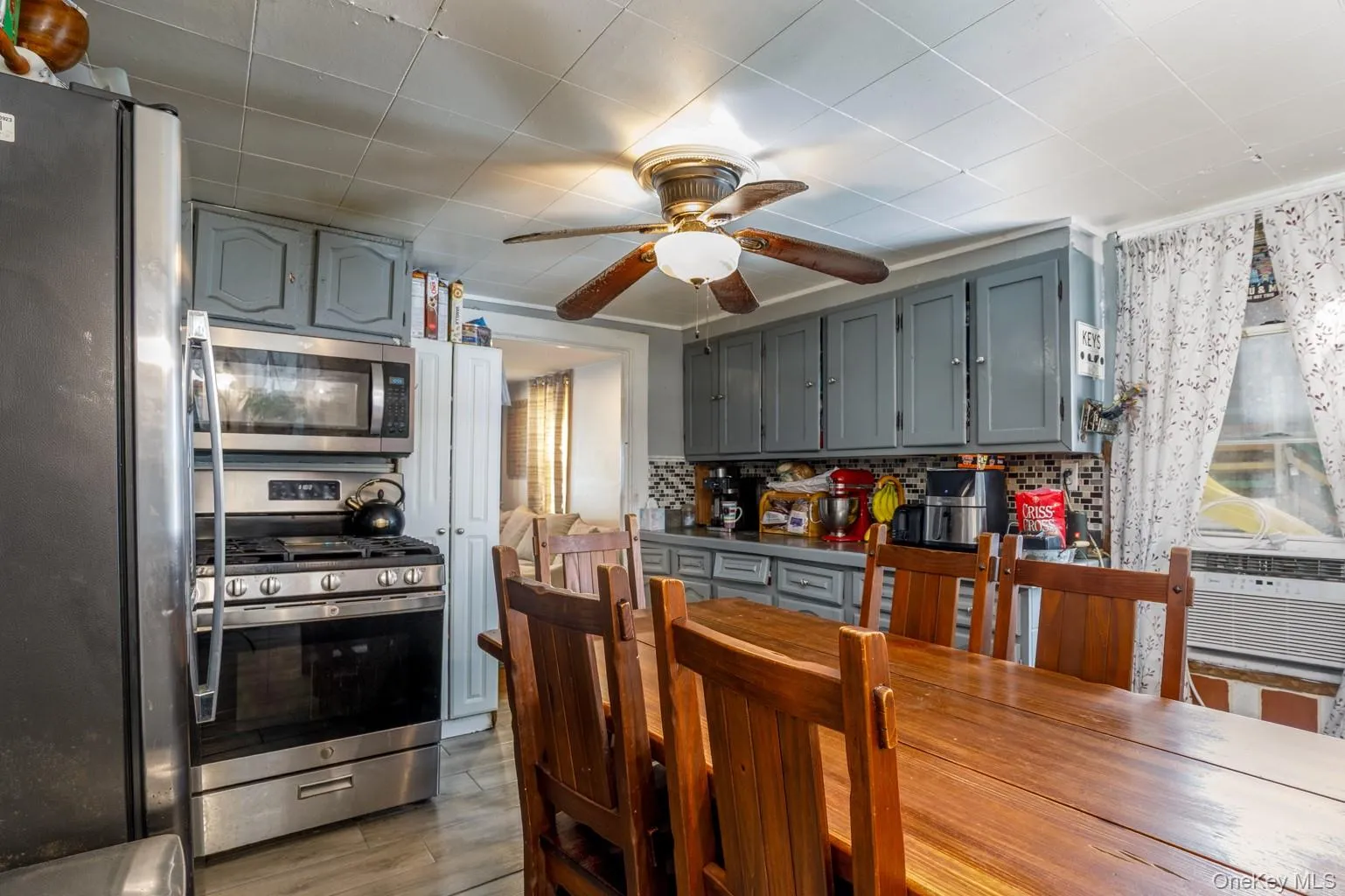 21 3rd Avenue, Kingston, NY, 2 Bedrooms Bedrooms, 6 Rooms Rooms,1 BathroomBathrooms,Residential,For Rent,3rd,0,1056882 21 3rd Avenue, Kingston, NY, 2 Bedrooms Bedrooms, 6 Rooms Rooms,1 BathroomBathrooms,Residential,For Rent,3rd,0,1056882