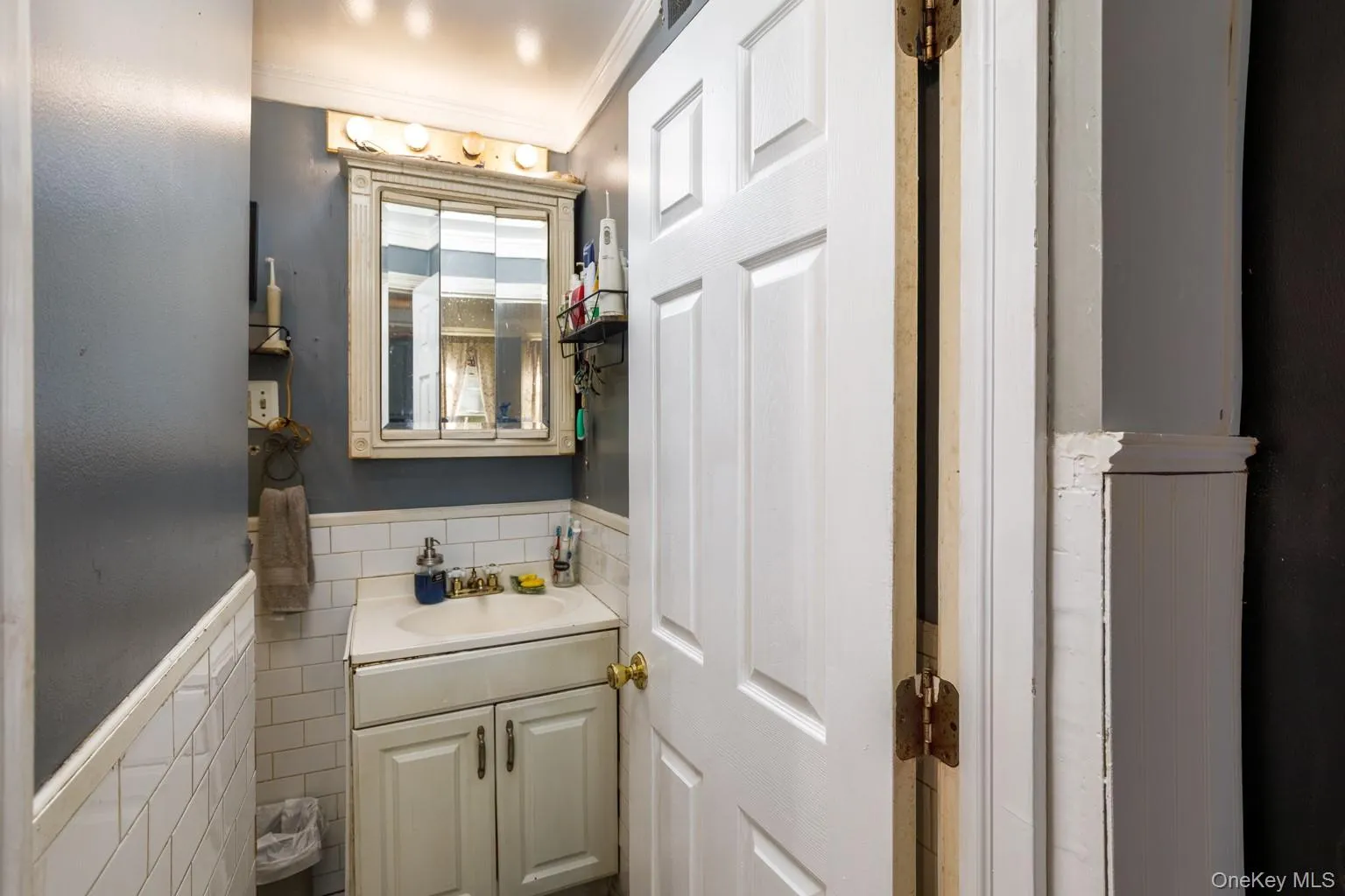 21 3rd Avenue, Kingston, NY, 2 Bedrooms Bedrooms, 6 Rooms Rooms,1 BathroomBathrooms,Residential,For Rent,3rd,0,1056882 21 3rd Avenue, Kingston, NY, 2 Bedrooms Bedrooms, 6 Rooms Rooms,1 BathroomBathrooms,Residential,For Rent,3rd,0,1056882