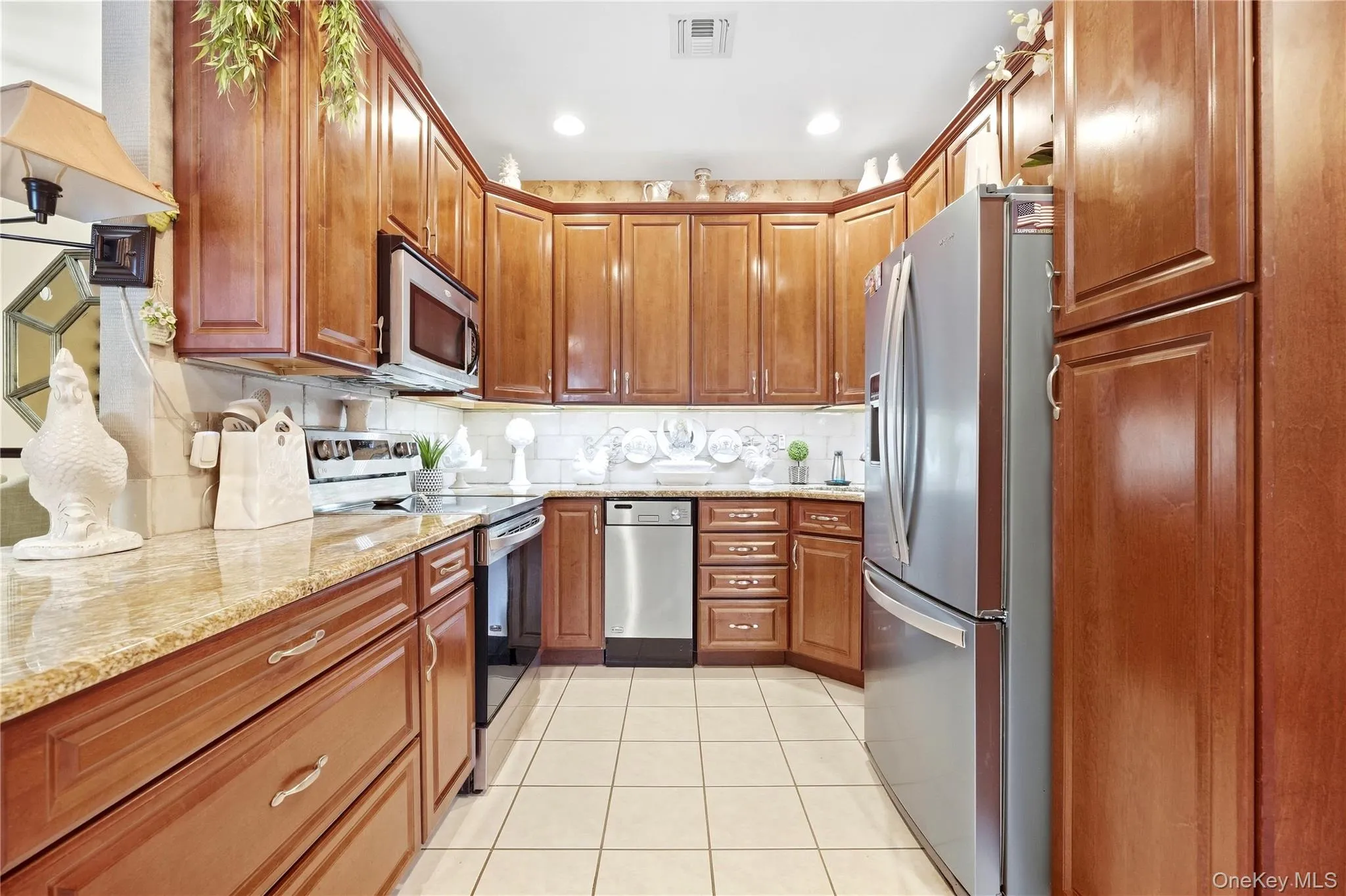 137 Francesca Way, Babylon, NY, 2 Bedrooms Bedrooms, 6 Rooms Rooms,1 BathroomBathrooms,Residential,For Rent,Francesca,0,1056885 137 Francesca Way, Babylon, NY, 2 Bedrooms Bedrooms, 6 Rooms Rooms,1 BathroomBathrooms,Residential,For Rent,Francesca,0,1056885