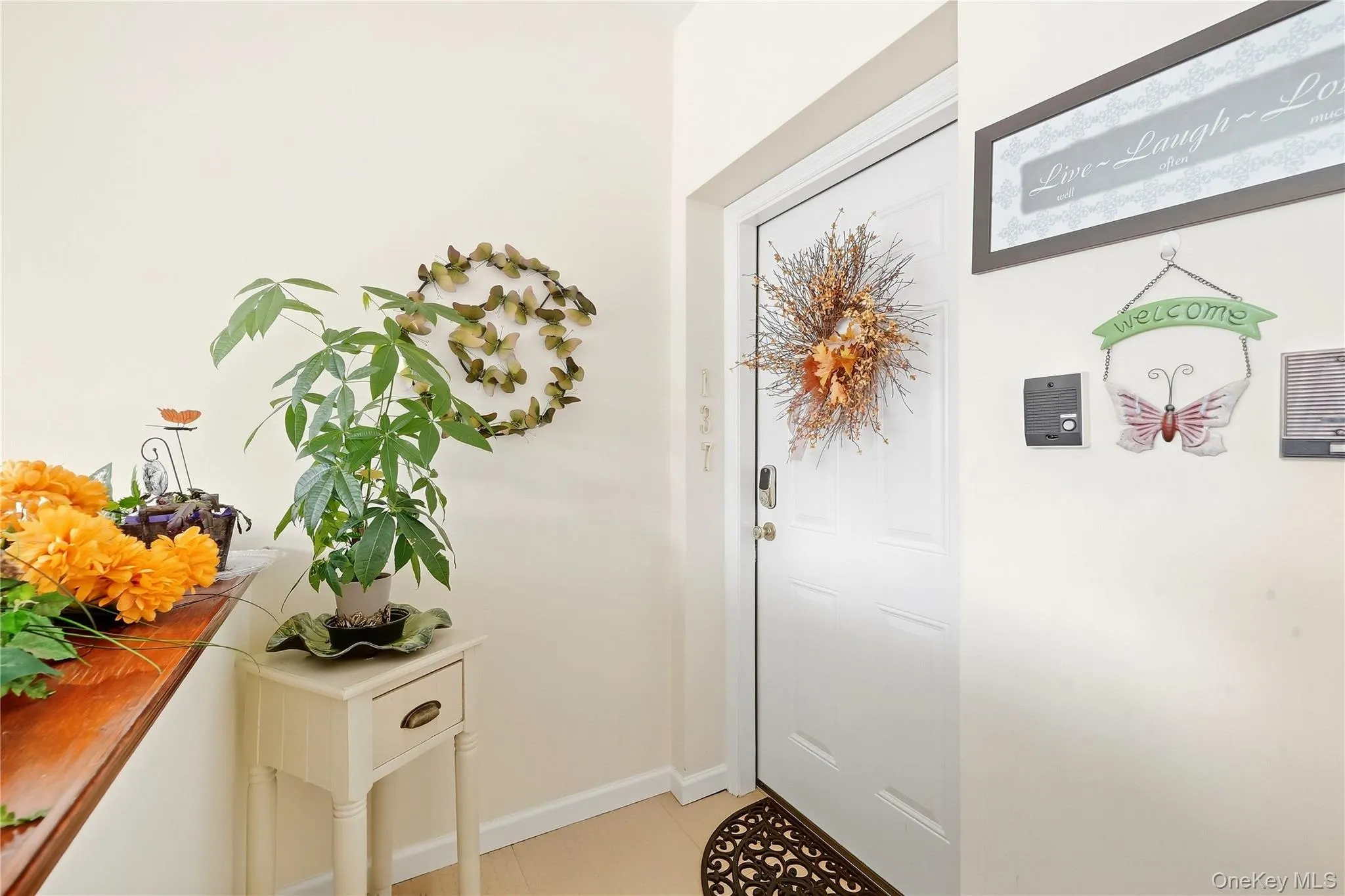 137 Francesca Way, Babylon, NY, 2 Bedrooms Bedrooms, 6 Rooms Rooms,1 BathroomBathrooms,Residential,For Rent,Francesca,0,1056885 137 Francesca Way, Babylon, NY, 2 Bedrooms Bedrooms, 6 Rooms Rooms,1 BathroomBathrooms,Residential,For Rent,Francesca,0,1056885
