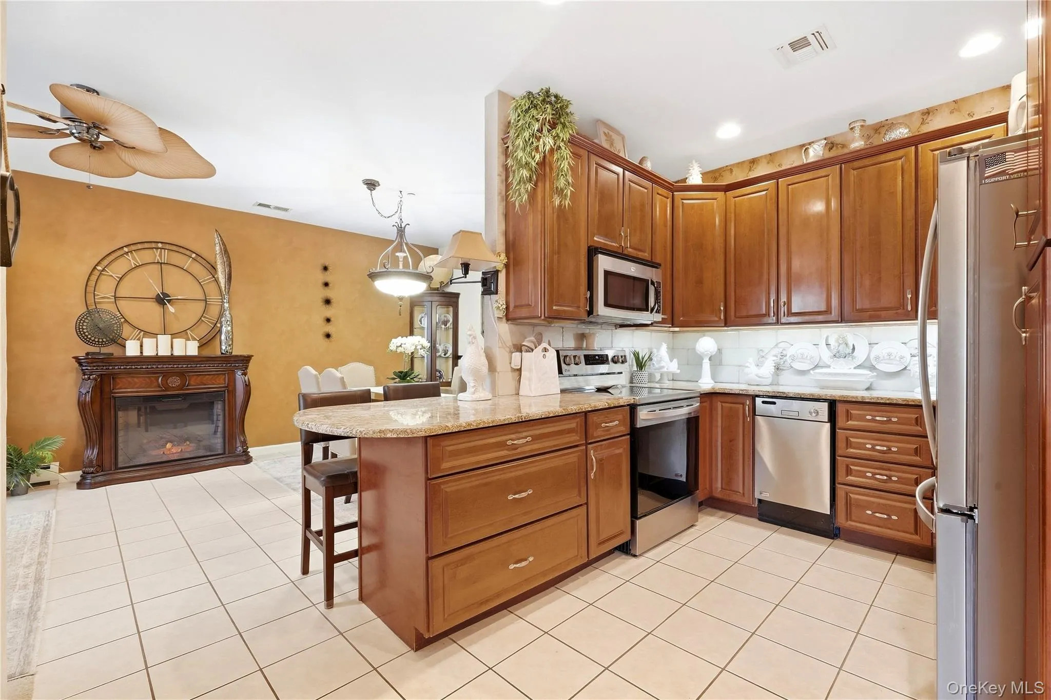 137 Francesca Way, Babylon, NY, 2 Bedrooms Bedrooms, 6 Rooms Rooms,1 BathroomBathrooms,Residential,For Rent,Francesca,0,1056885 137 Francesca Way, Babylon, NY, 2 Bedrooms Bedrooms, 6 Rooms Rooms,1 BathroomBathrooms,Residential,For Rent,Francesca,0,1056885