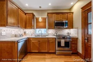 160 Oneil Street, Kingston, NY, 3 Bedrooms Bedrooms, 6 Rooms Rooms,1 BathroomBathrooms,Residential,For Rent,Oneil,0,1056893 160 Oneil Street, Kingston, NY, 3 Bedrooms Bedrooms, 6 Rooms Rooms,1 BathroomBathrooms,Residential,For Rent,Oneil,0,1056893