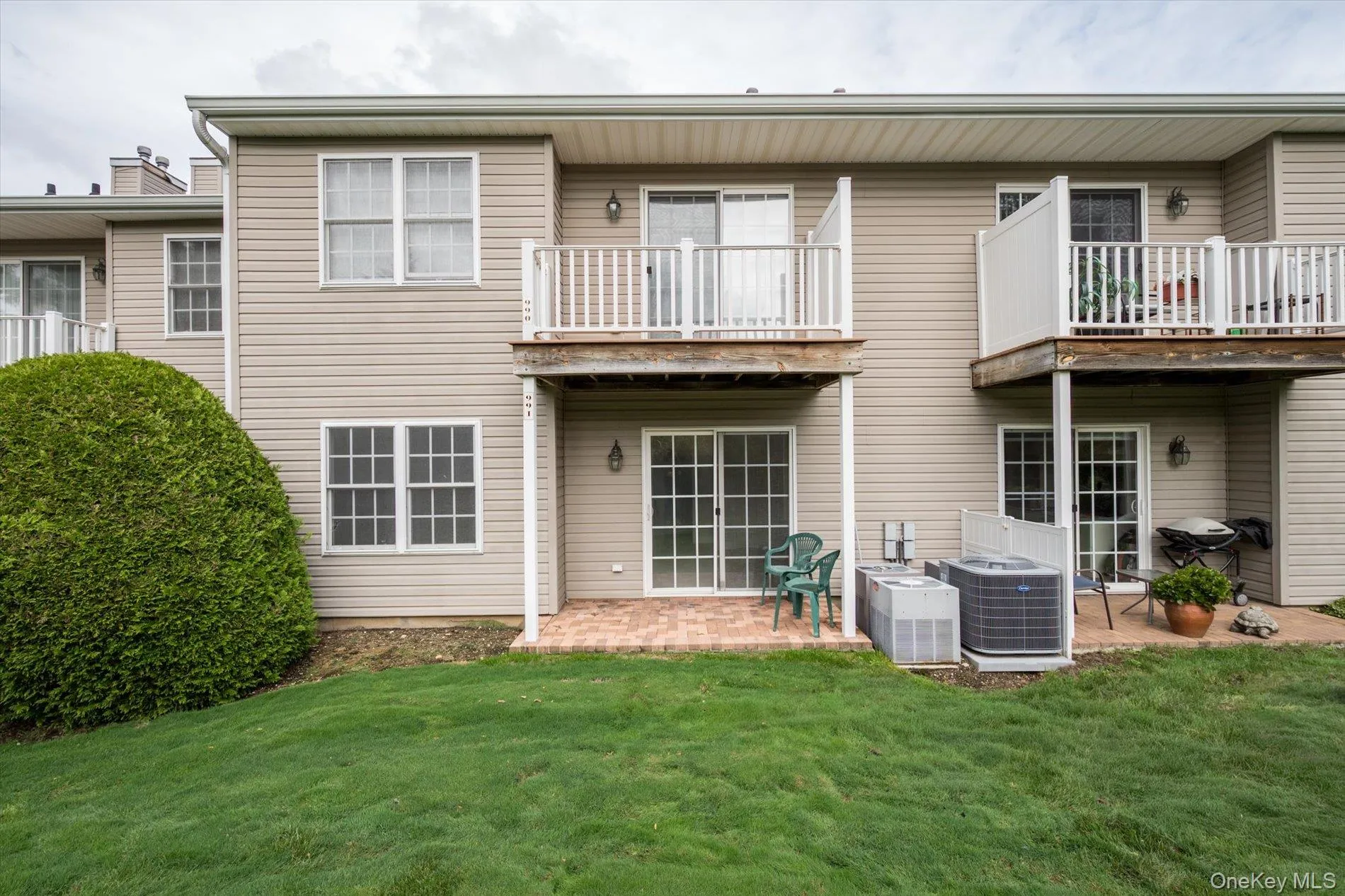 991 Madeira Boulevard, Huntington, NY, 2 Bedrooms Bedrooms, 5 Rooms Rooms,1 BathroomBathrooms,Residential,For Rent,Madeira,0,1056900 991 Madeira Boulevard, Huntington, NY, 2 Bedrooms Bedrooms, 5 Rooms Rooms,1 BathroomBathrooms,Residential,For Rent,Madeira,0,1056900