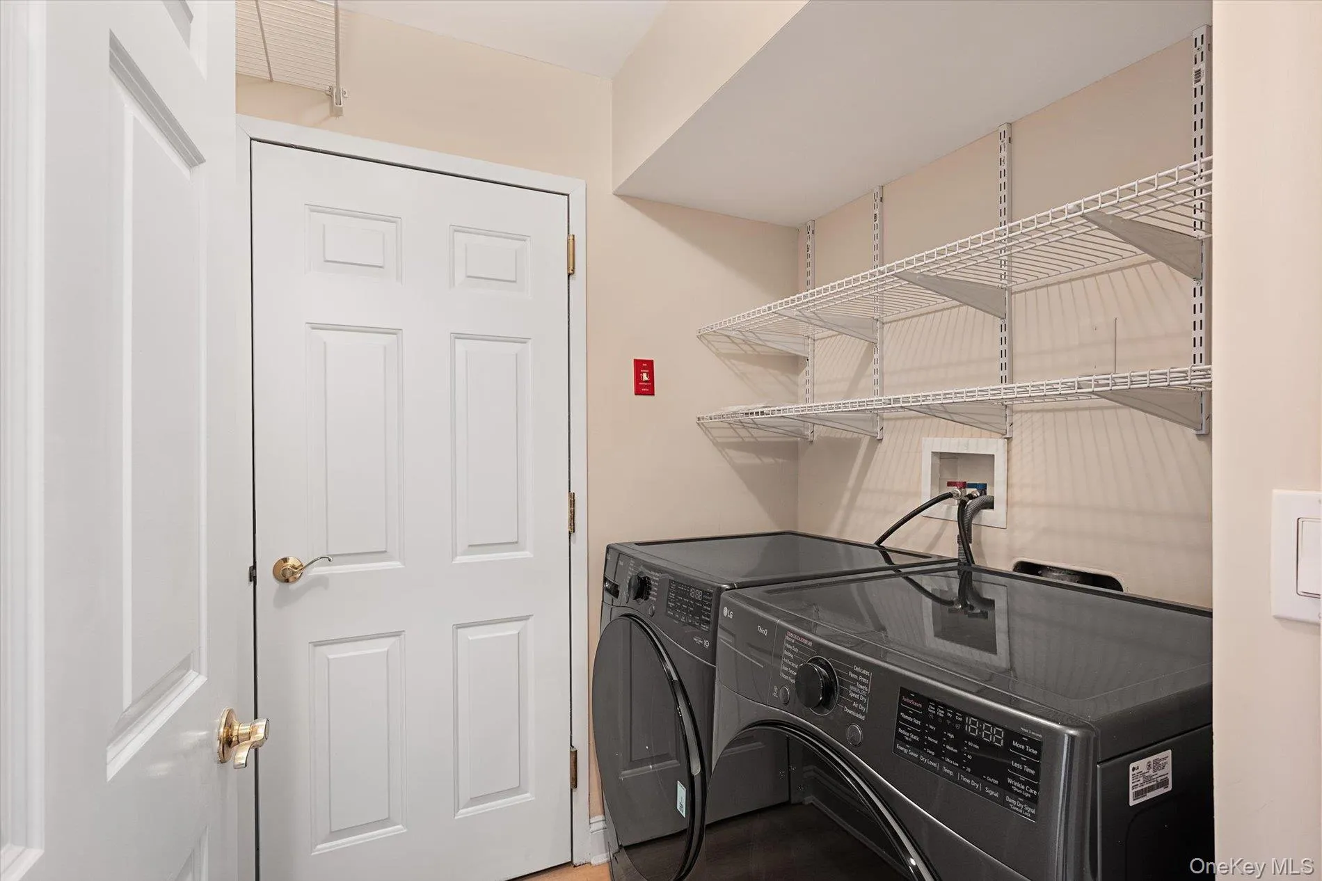 991 Madeira Boulevard, Huntington, NY, 2 Bedrooms Bedrooms, 5 Rooms Rooms,1 BathroomBathrooms,Residential,For Rent,Madeira,0,1056900 991 Madeira Boulevard, Huntington, NY, 2 Bedrooms Bedrooms, 5 Rooms Rooms,1 BathroomBathrooms,Residential,For Rent,Madeira,0,1056900