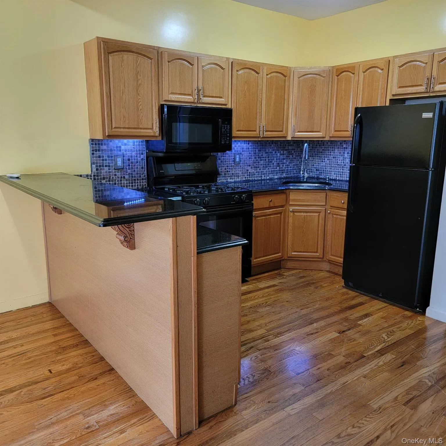 230-38 144th Avenue, New York, NY, 3 Bedrooms Bedrooms, 6 Rooms Rooms,1 BathroomBathrooms,Residential Lease,For Rent,144th,0,1056906 230-38 144th Avenue, New York, NY, 3 Bedrooms Bedrooms, 6 Rooms Rooms,1 BathroomBathrooms,Residential Lease,For Rent,144th,0,1056906