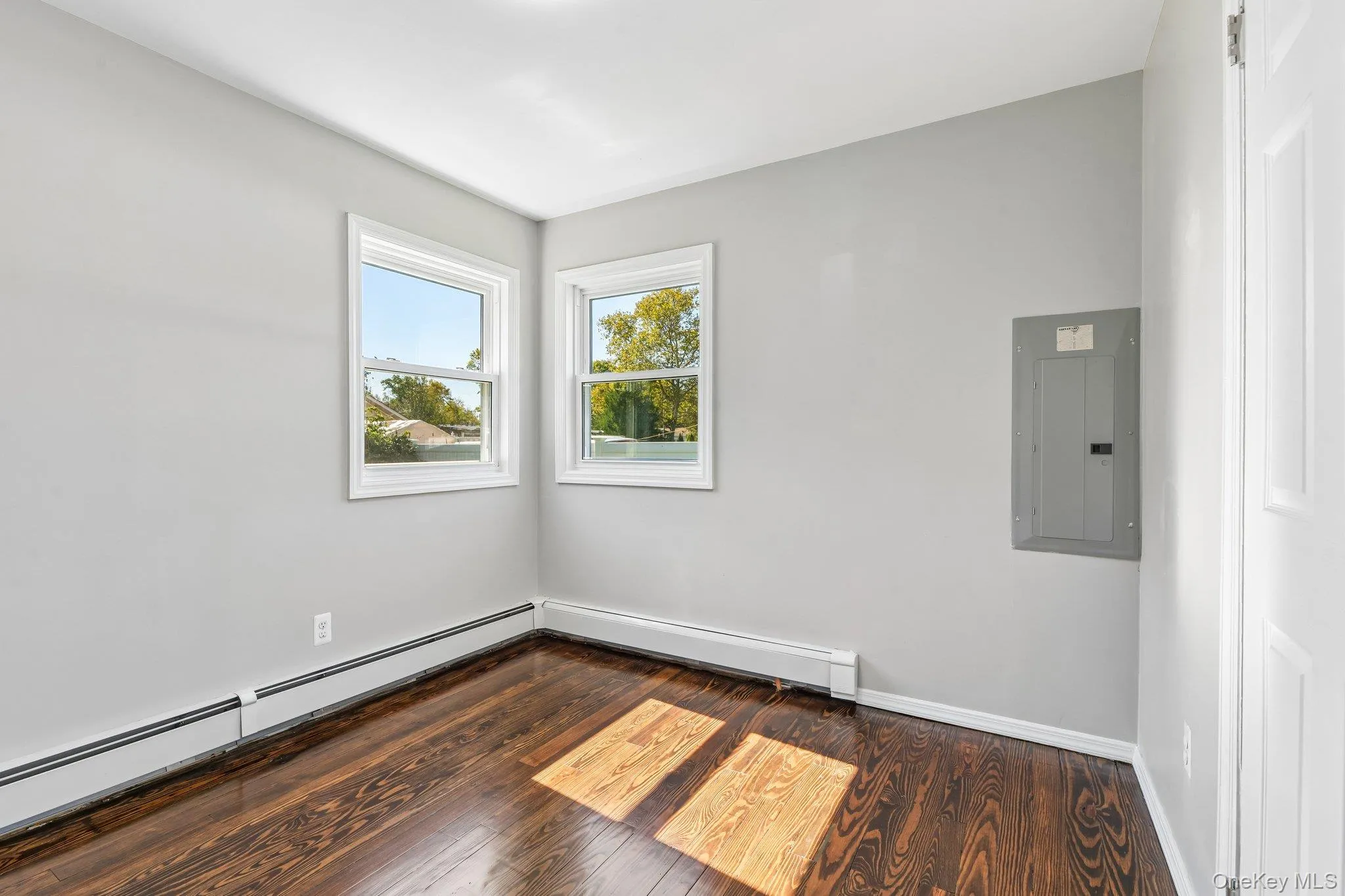 4 Patton Street, Islip, NY, 3 Bedrooms Bedrooms, 7 Rooms Rooms,2 BathroomsBathrooms,Residential,For Rent,Patton,0,1056918 4 Patton Street, Islip, NY, 3 Bedrooms Bedrooms, 7 Rooms Rooms,2 BathroomsBathrooms,Residential,For Rent,Patton,0,1056918
