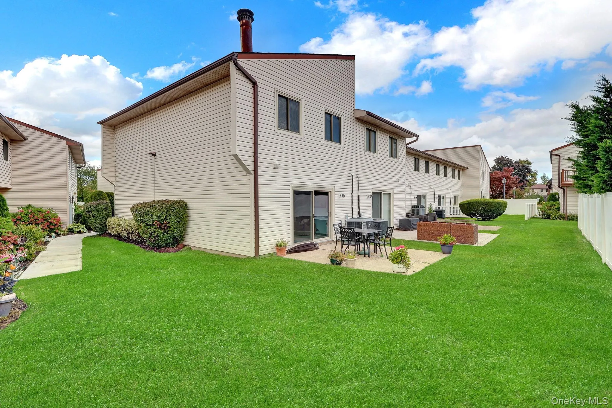 650 Newbridge Road, Hempstead, NY, 2 Bedrooms Bedrooms, 5 Rooms Rooms,1 BathroomBathrooms,Residential,For Rent,Newbridge Road,0,1056919 650 Newbridge Road, Hempstead, NY, 2 Bedrooms Bedrooms, 5 Rooms Rooms,1 BathroomBathrooms,Residential,For Rent,Newbridge Road,0,1056919