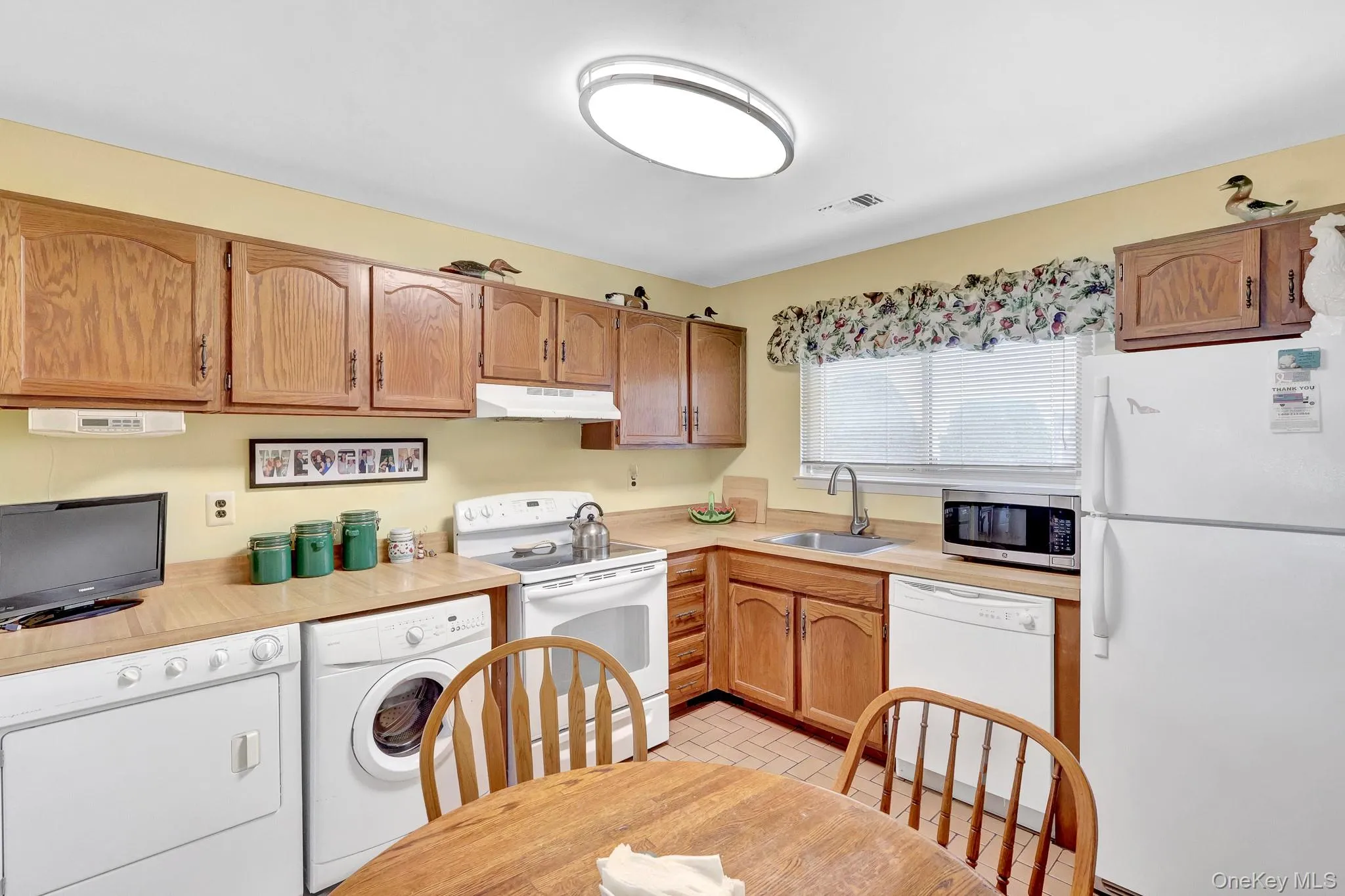 650 Newbridge Road, Hempstead, NY, 2 Bedrooms Bedrooms, 5 Rooms Rooms,1 BathroomBathrooms,Residential,For Rent,Newbridge Road,0,1056919 650 Newbridge Road, Hempstead, NY, 2 Bedrooms Bedrooms, 5 Rooms Rooms,1 BathroomBathrooms,Residential,For Rent,Newbridge Road,0,1056919