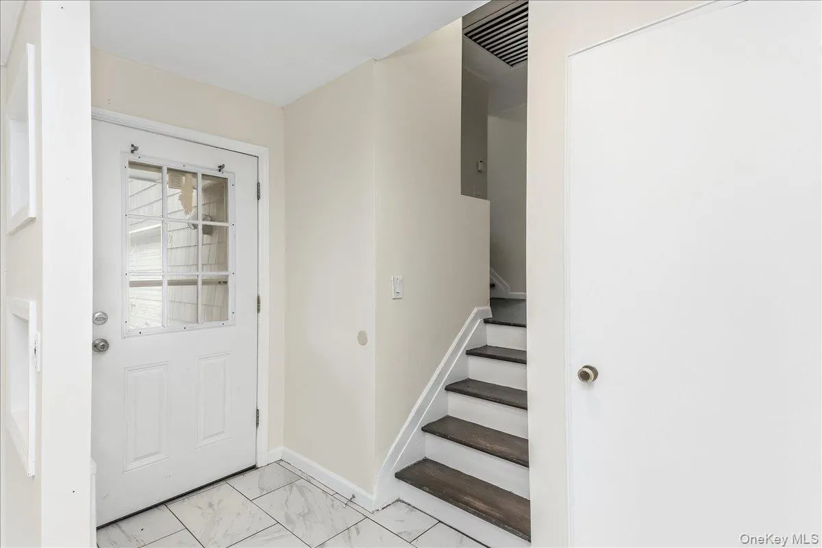 30 Jay Street, Oyster Bay, NY, 3 Bedrooms Bedrooms, 6 Rooms Rooms,3 BathroomsBathrooms,Residential,For Rent,Jay,0,1056936 30 Jay Street, Oyster Bay, NY, 3 Bedrooms Bedrooms, 6 Rooms Rooms,3 BathroomsBathrooms,Residential,For Rent,Jay,0,1056936