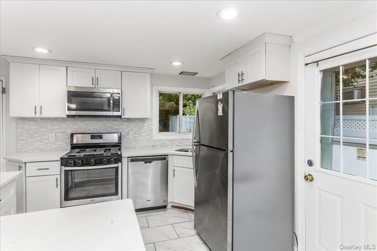 30 Jay Street, Oyster Bay, NY, 3 Bedrooms Bedrooms, 6 Rooms Rooms,3 BathroomsBathrooms,Residential,For Rent,Jay,0,1056936 30 Jay Street, Oyster Bay, NY, 3 Bedrooms Bedrooms, 6 Rooms Rooms,3 BathroomsBathrooms,Residential,For Rent,Jay,0,1056936