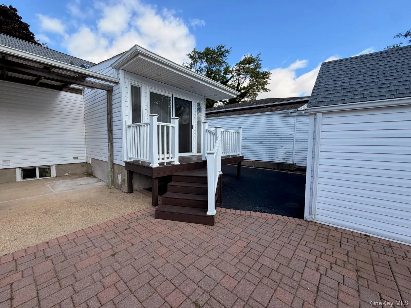 8 Michel Avenue, Oyster Bay, NY, 3 Bedroom Bedrooms, 4 Room Rooms,1 BathroomBathrooms,Residential Lease,For Rent,Michel,0,1056945 8 Michel Avenue, Oyster Bay, NY, 3 Bedroom Bedrooms, 4 Room Rooms,1 BathroomBathrooms,Residential Lease,For Rent,Michel,0,1056945