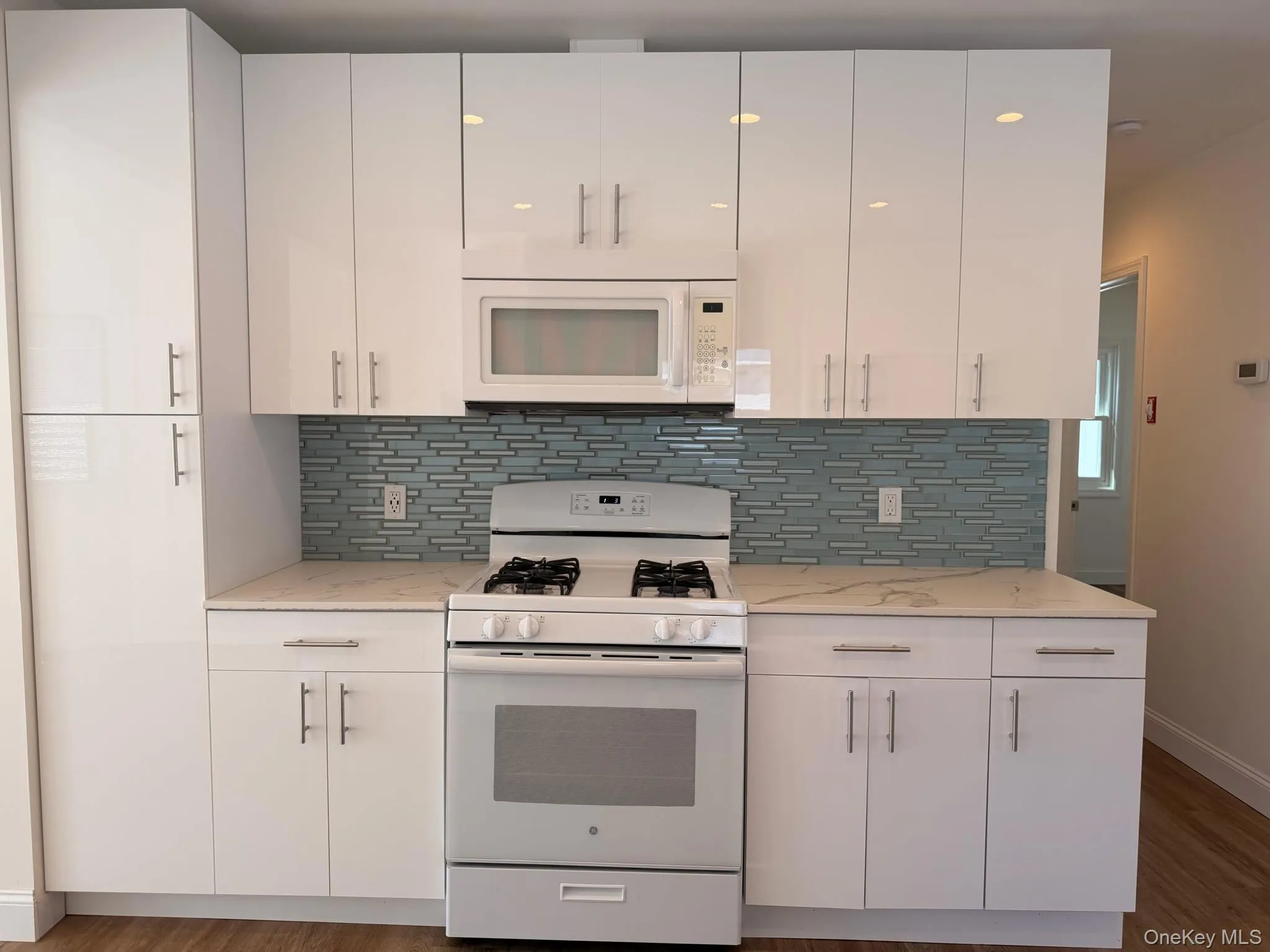 8 Michel Avenue, Oyster Bay, NY, 3 Bedroom Bedrooms, 4 Room Rooms,1 BathroomBathrooms,Residential Lease,For Rent,Michel,0,1056945 8 Michel Avenue, Oyster Bay, NY, 3 Bedroom Bedrooms, 4 Room Rooms,1 BathroomBathrooms,Residential Lease,For Rent,Michel,0,1056945