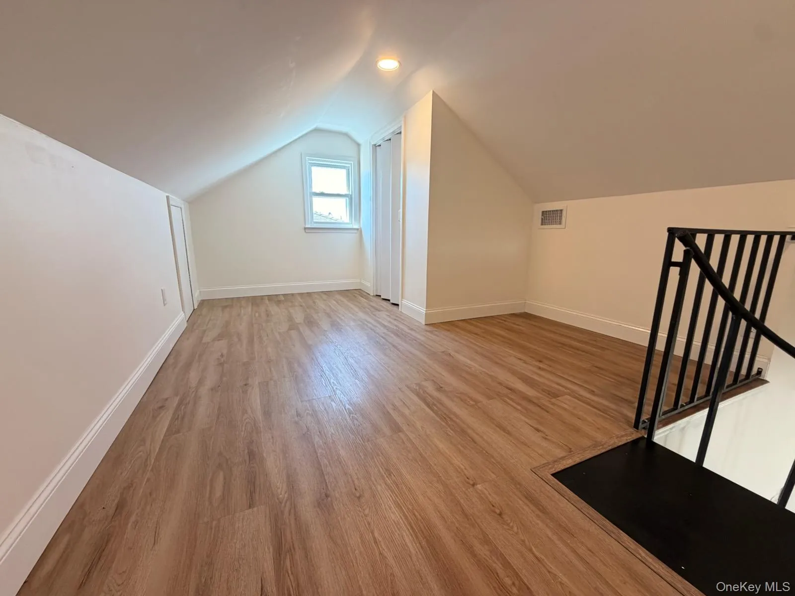 8 Michel Avenue, Oyster Bay, NY, 3 Bedroom Bedrooms, 4 Room Rooms,1 BathroomBathrooms,Residential Lease,For Rent,Michel,0,1056945 8 Michel Avenue, Oyster Bay, NY, 3 Bedroom Bedrooms, 4 Room Rooms,1 BathroomBathrooms,Residential Lease,For Rent,Michel,0,1056945