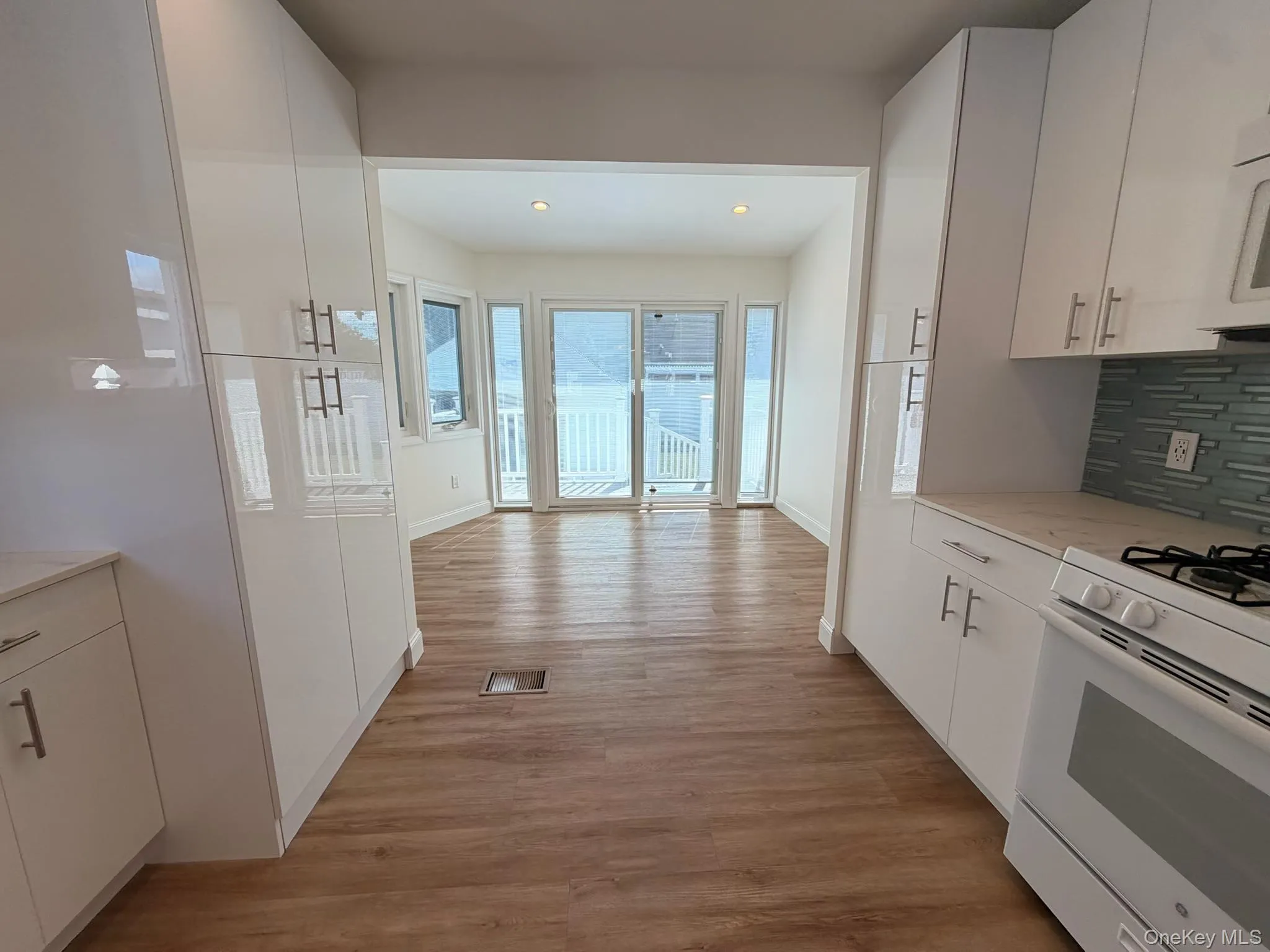 8 Michel Avenue, Oyster Bay, NY, 3 Bedroom Bedrooms, 4 Room Rooms,1 BathroomBathrooms,Residential Lease,For Rent,Michel,0,1056945 8 Michel Avenue, Oyster Bay, NY, 3 Bedroom Bedrooms, 4 Room Rooms,1 BathroomBathrooms,Residential Lease,For Rent,Michel,0,1056945