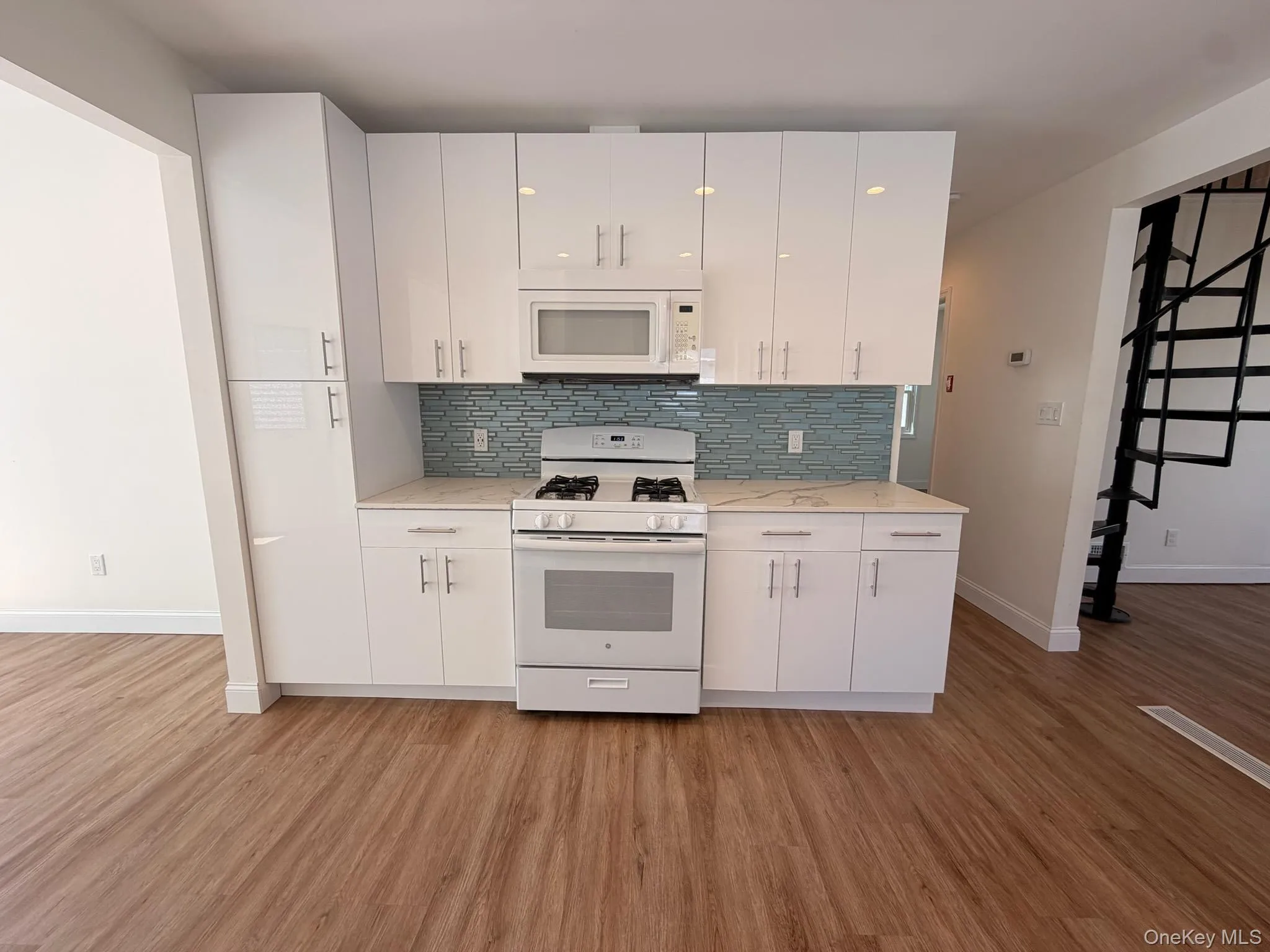 8 Michel Avenue, Oyster Bay, NY, 3 Bedroom Bedrooms, 4 Room Rooms,1 BathroomBathrooms,Residential Lease,For Rent,Michel,0,1056945 8 Michel Avenue, Oyster Bay, NY, 3 Bedroom Bedrooms, 4 Room Rooms,1 BathroomBathrooms,Residential Lease,For Rent,Michel,0,1056945