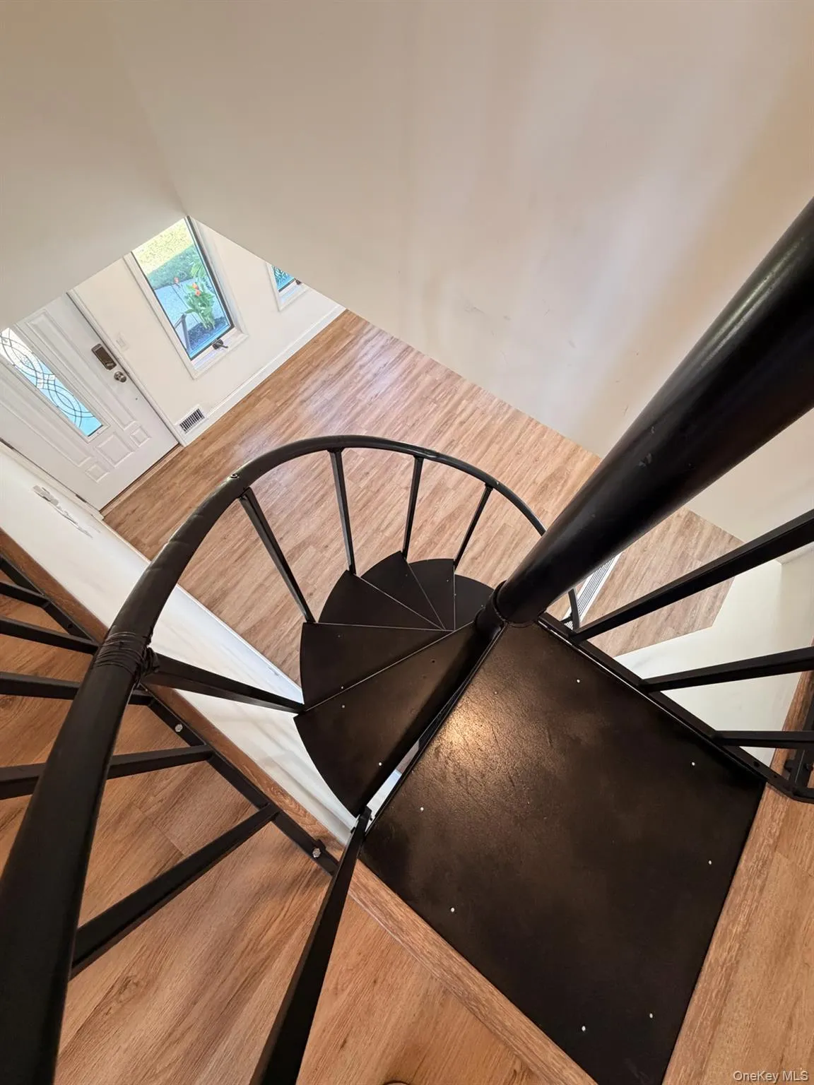 8 Michel Avenue, Oyster Bay, NY, 3 Bedroom Bedrooms, 4 Room Rooms,1 BathroomBathrooms,Residential Lease,For Rent,Michel,0,1056945 8 Michel Avenue, Oyster Bay, NY, 3 Bedroom Bedrooms, 4 Room Rooms,1 BathroomBathrooms,Residential Lease,For Rent,Michel,0,1056945