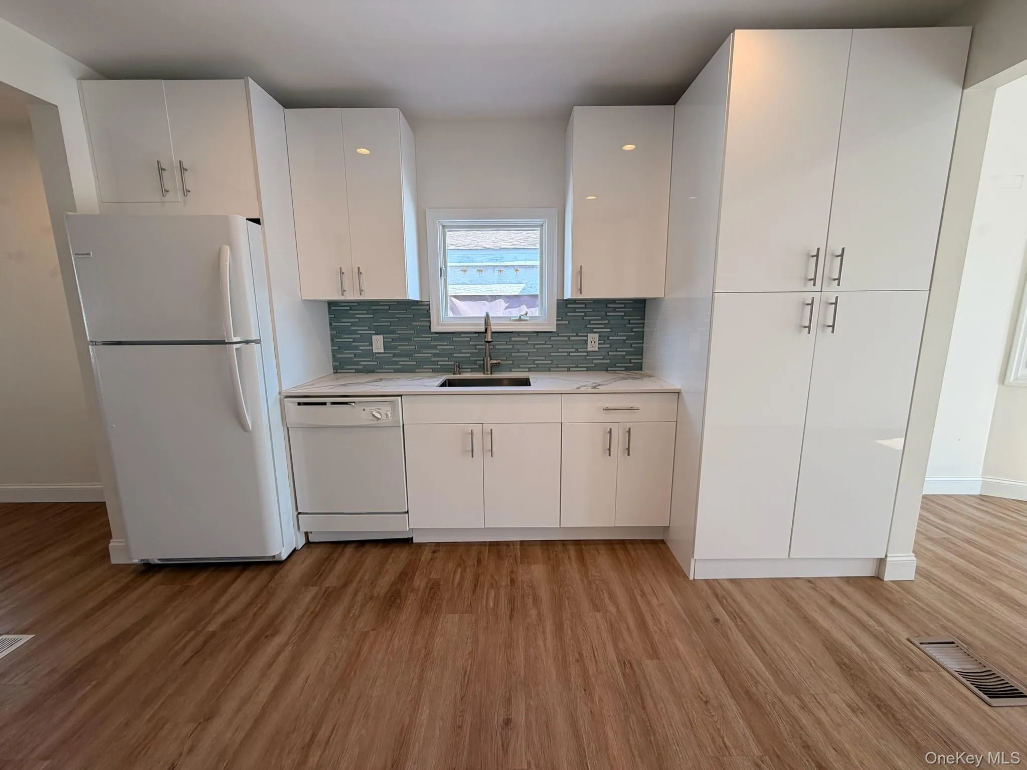 8 Michel Avenue, Oyster Bay, NY, 3 Bedroom Bedrooms, 4 Room Rooms,1 BathroomBathrooms,Residential Lease,For Rent,Michel,0,1056945 8 Michel Avenue, Oyster Bay, NY, 3 Bedroom Bedrooms, 4 Room Rooms,1 BathroomBathrooms,Residential Lease,For Rent,Michel,0,1056945